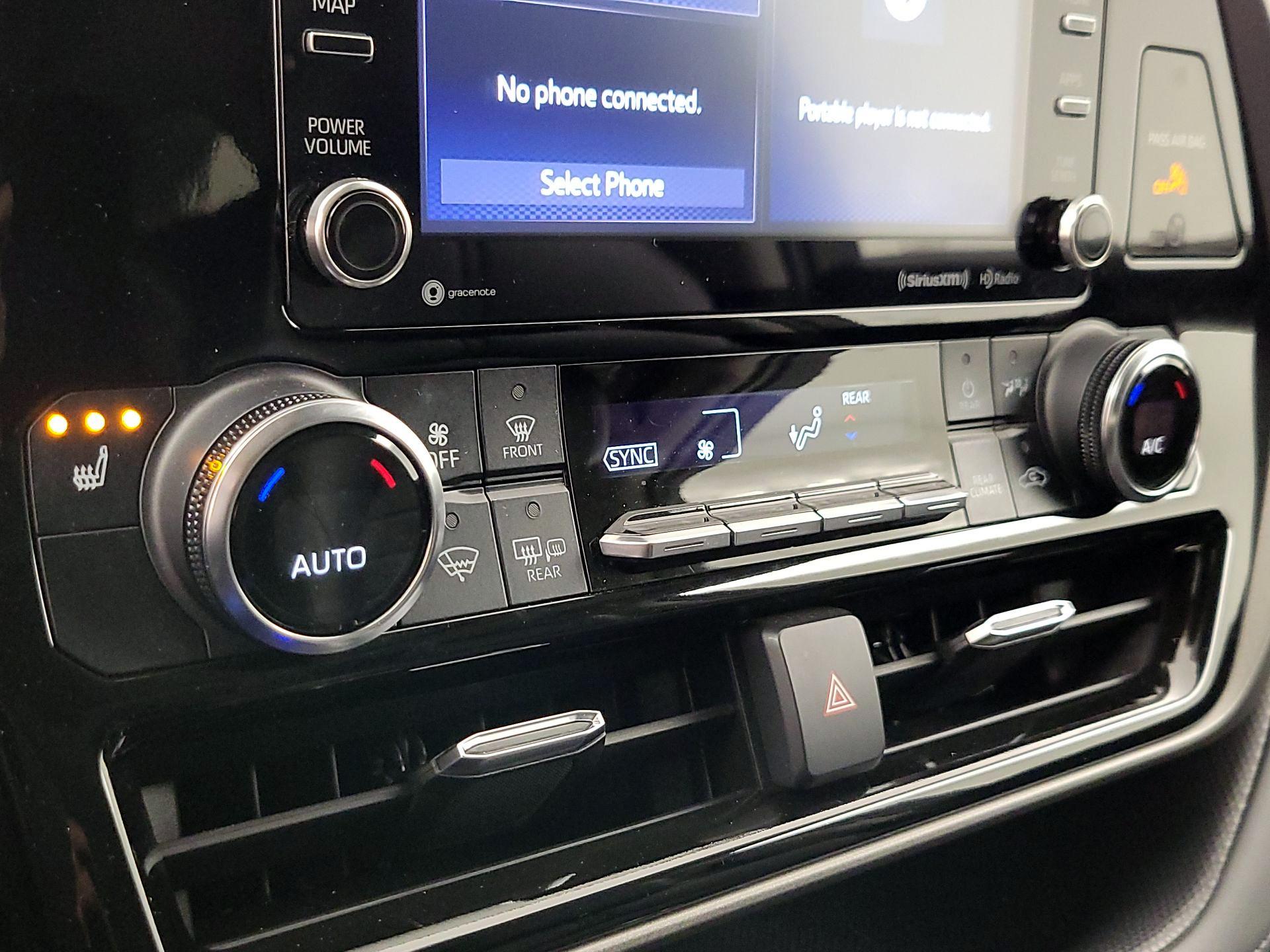 Thumbnail: 2022 Toyota Highlander - 16