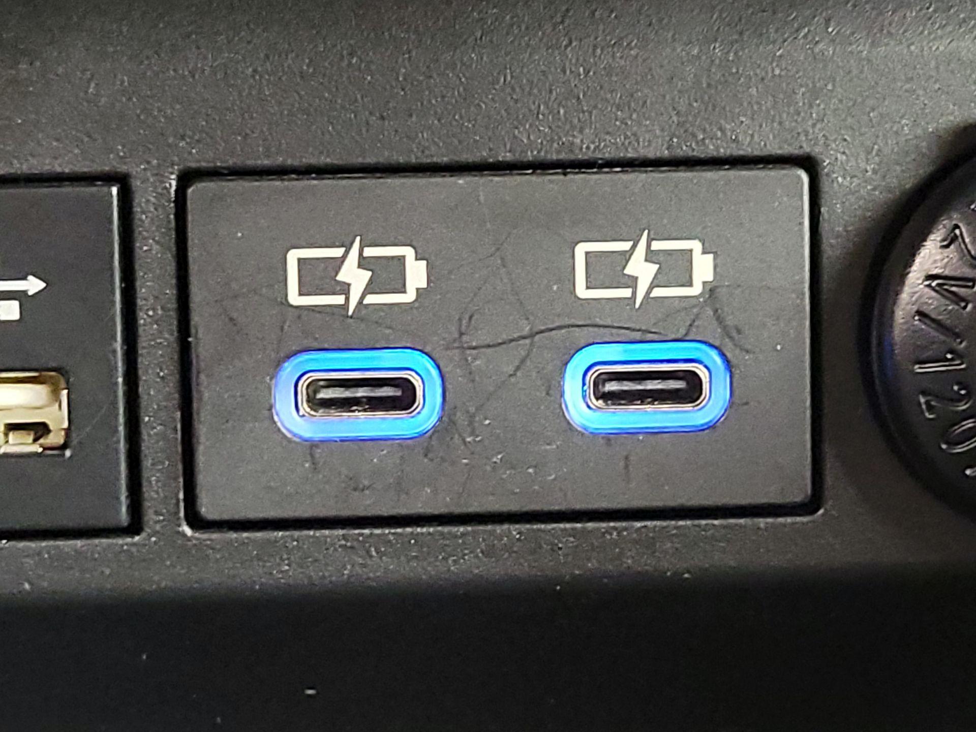 Thumbnail: 2022 Toyota Highlander - 18