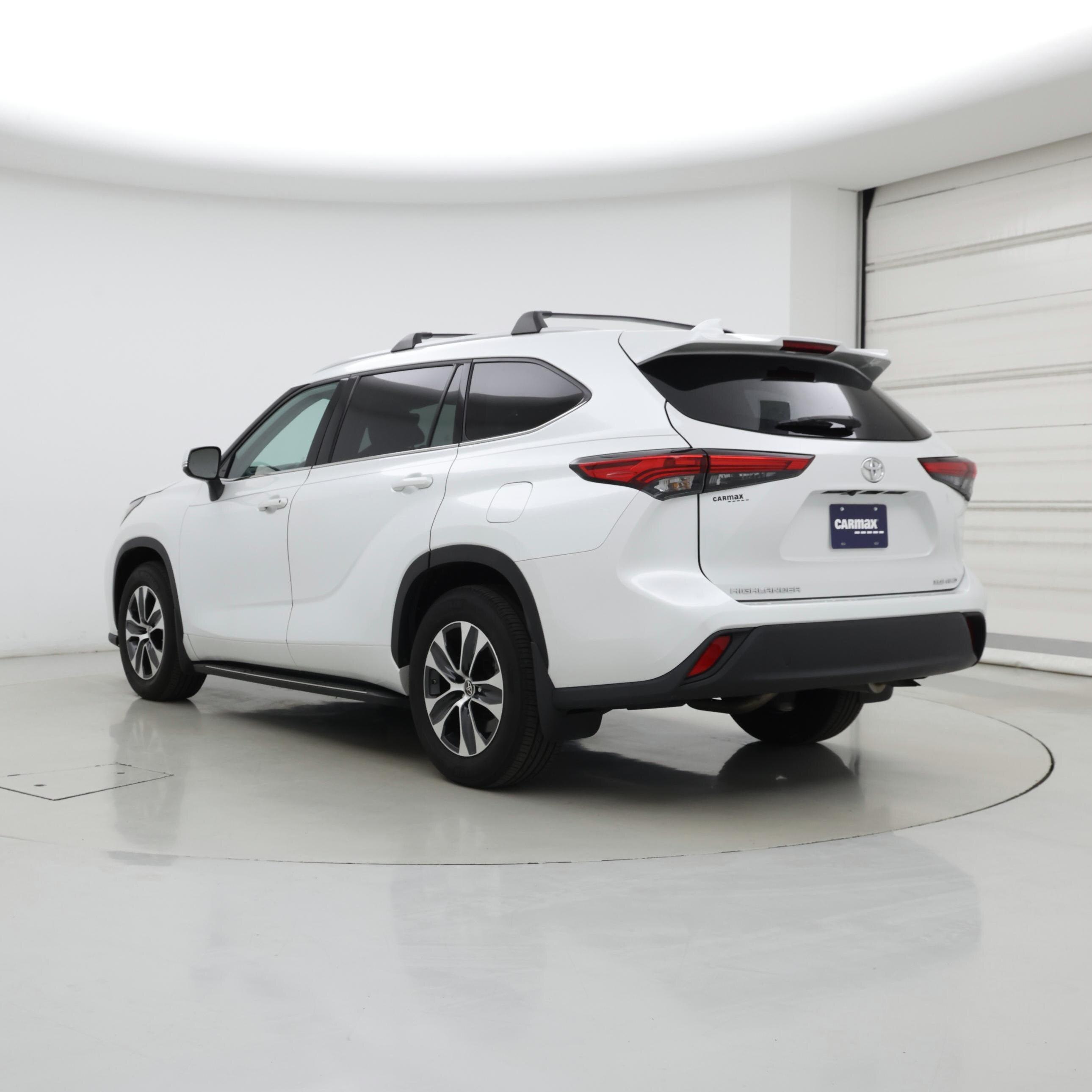 Thumbnail: 2022 Toyota Highlander - 2