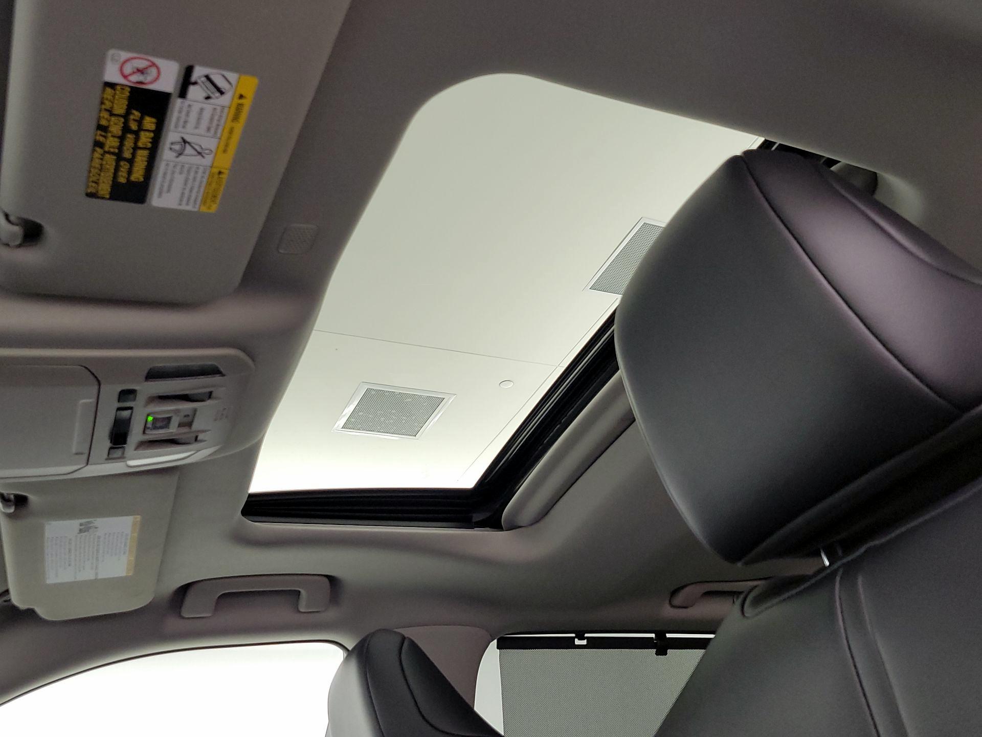 Thumbnail: 2022 Toyota Highlander - 19