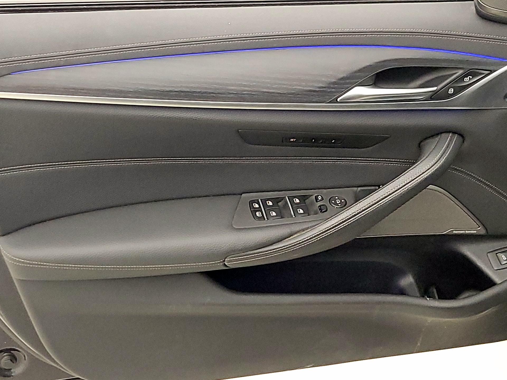 Thumbnail: 2021 BMW 5 Series - 12