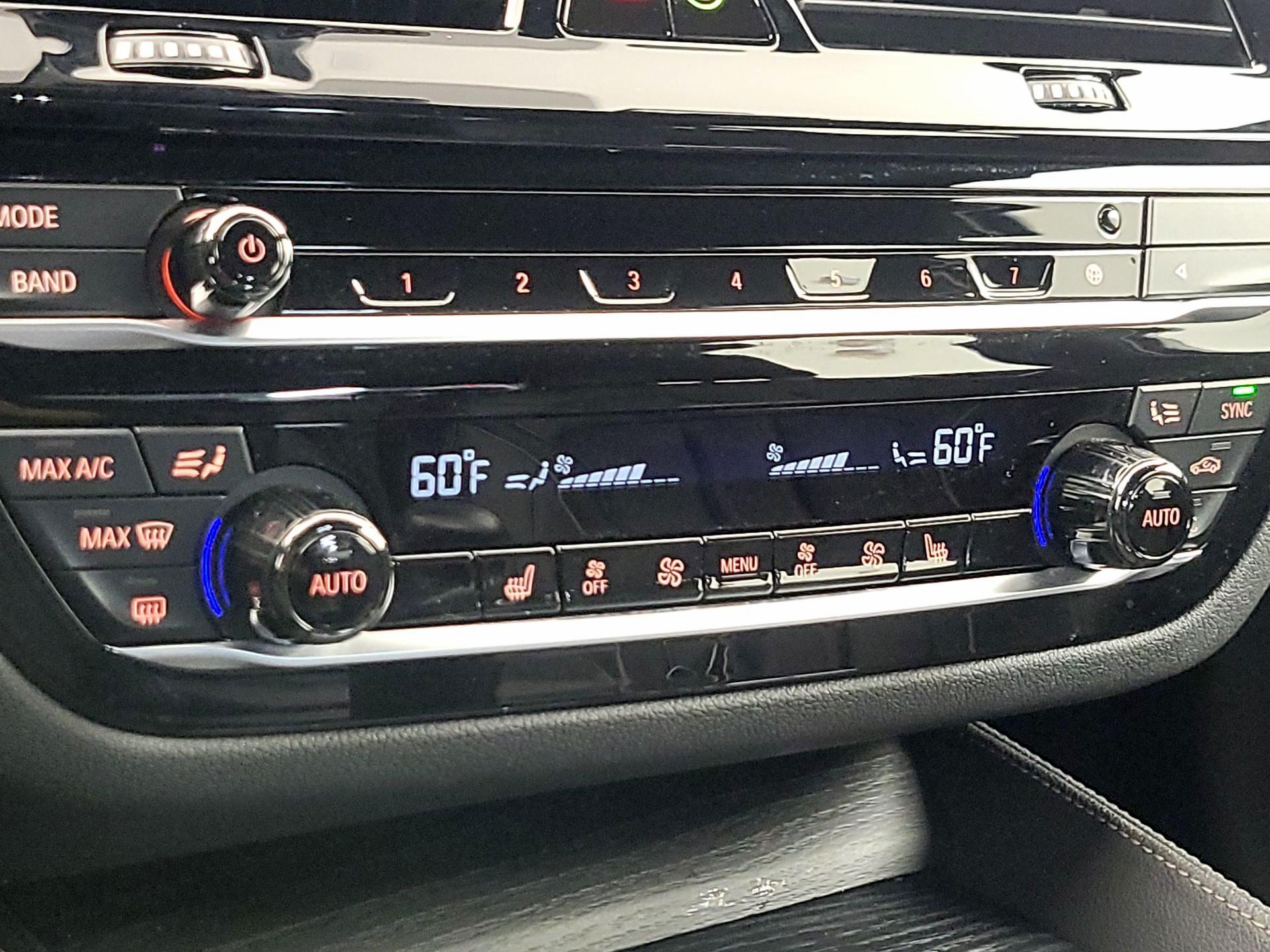 Thumbnail: 2021 BMW 5 Series - 17