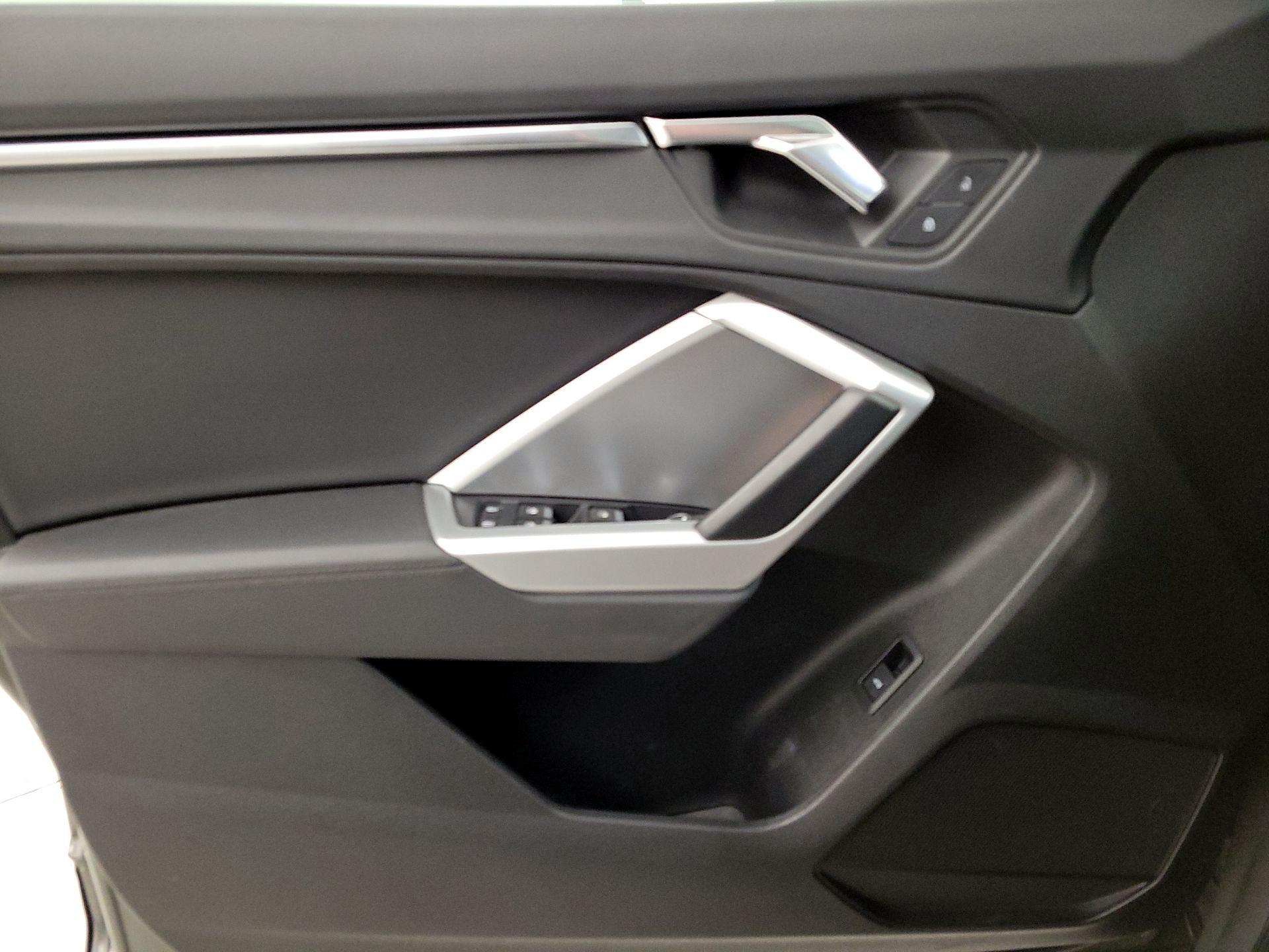 Thumbnail: 2020 Audi Q3 - 12