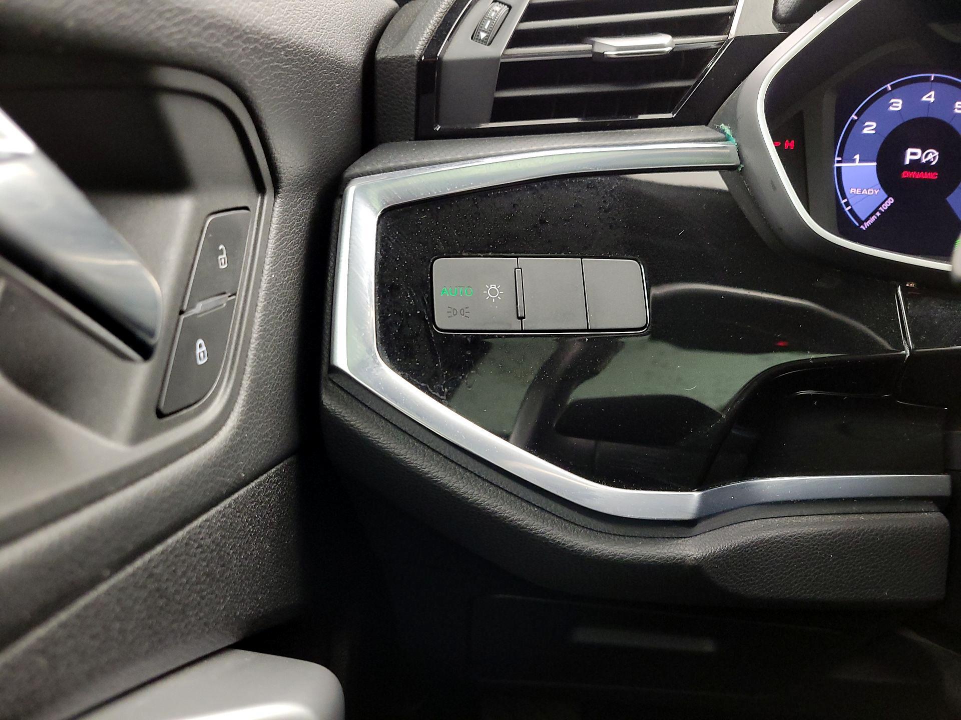 Thumbnail: 2020 Audi Q3 - 13