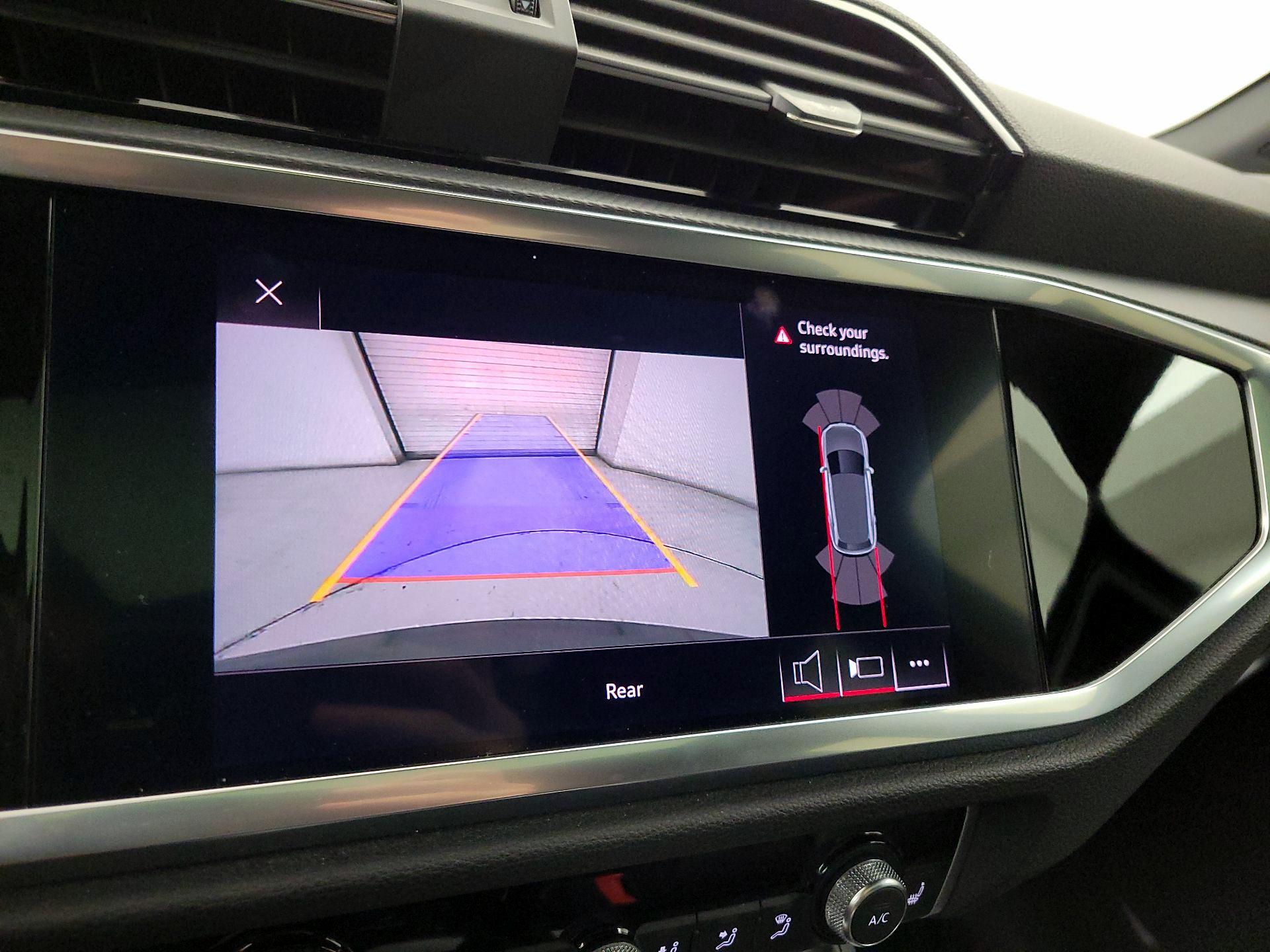 Thumbnail: 2020 Audi Q3 - 14