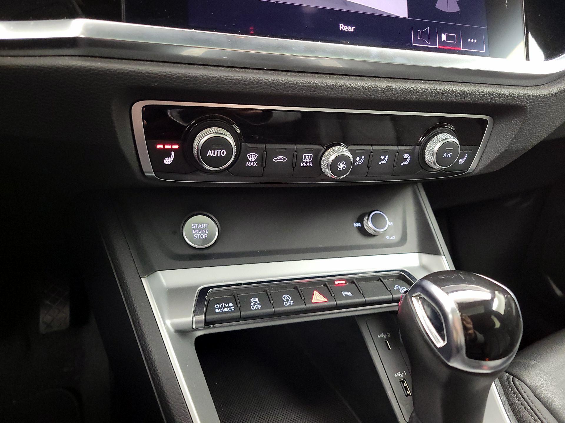 Thumbnail: 2020 Audi Q3 - 16