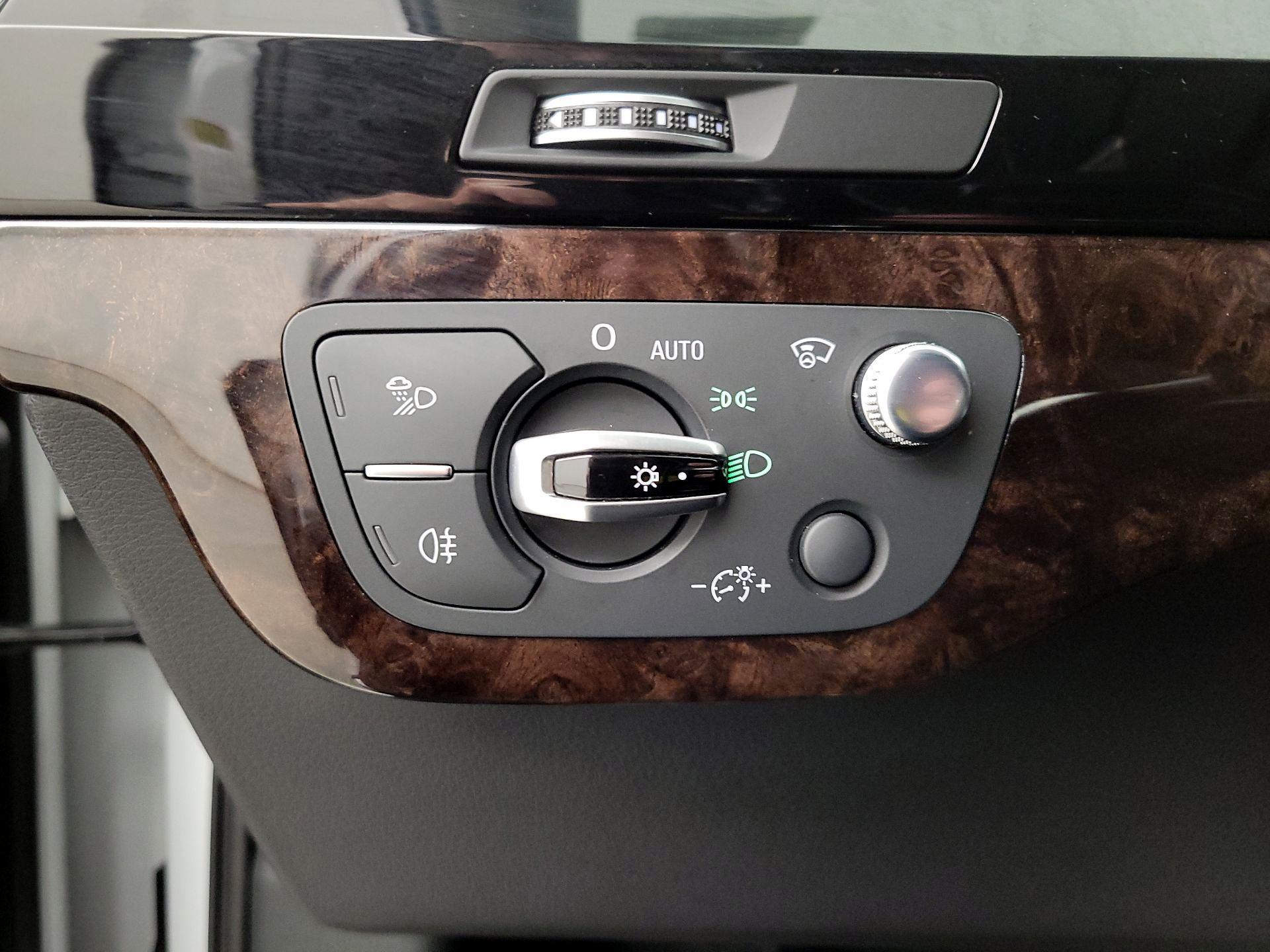 Thumbnail: 2018 Audi Q7 - 13