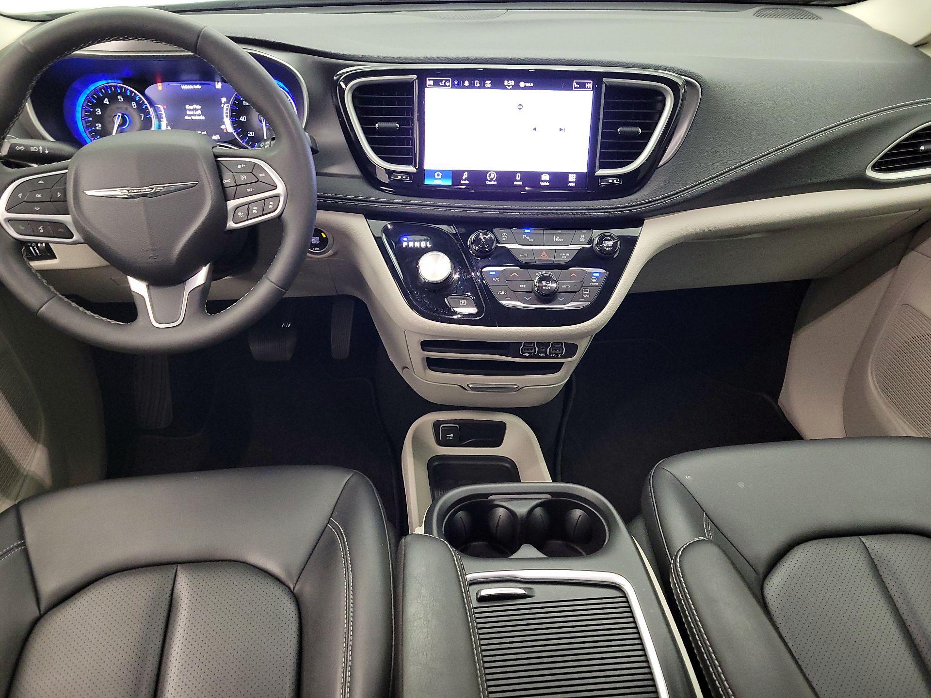 Thumbnail: 2023 Chrysler Pacifica - 9