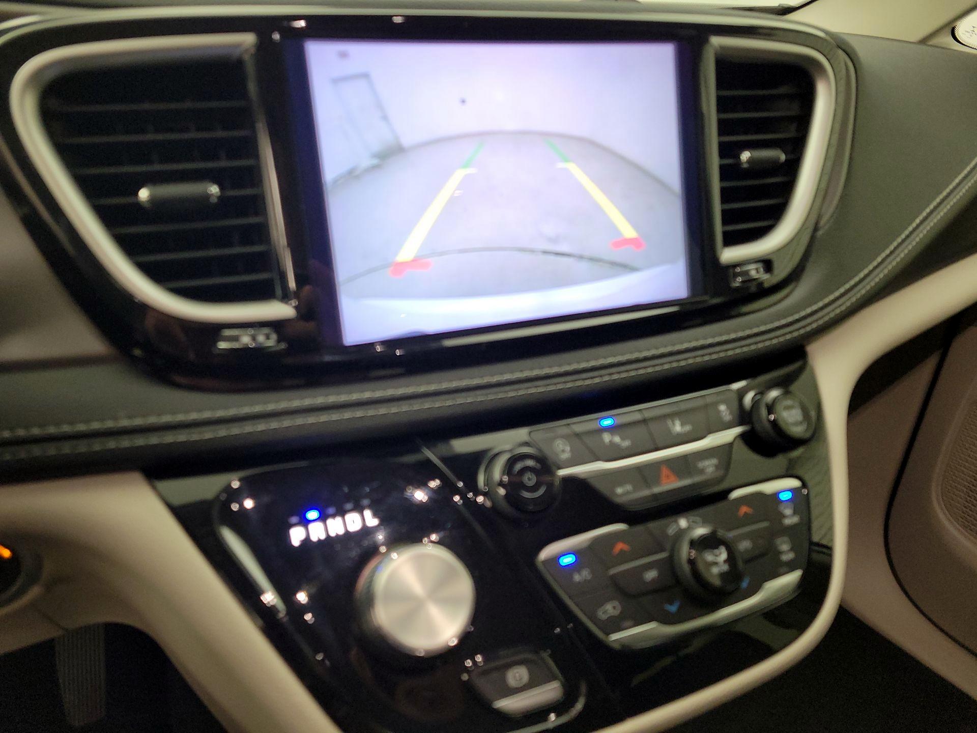 Thumbnail: 2023 Chrysler Pacifica - 14