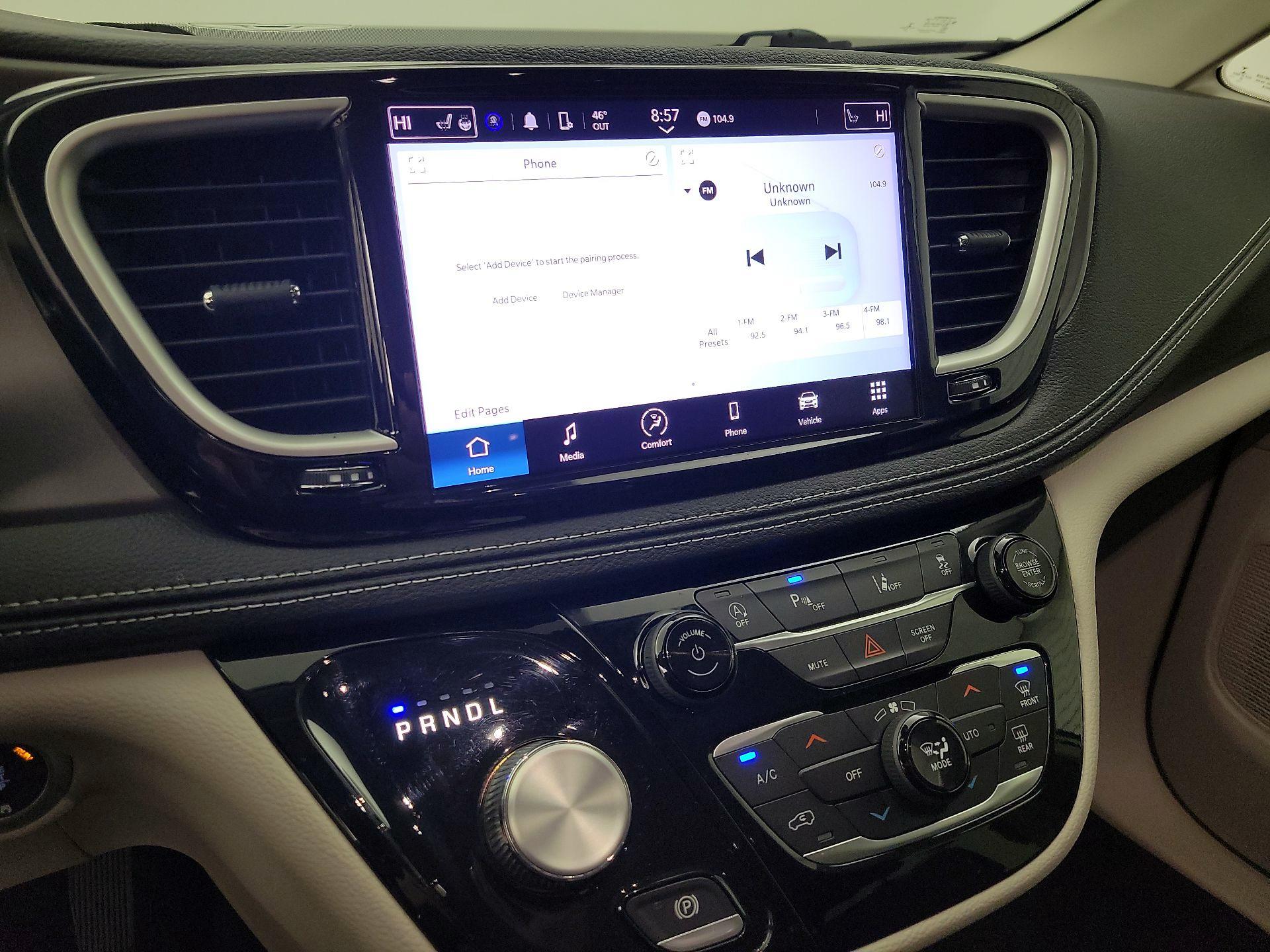 Thumbnail: 2023 Chrysler Pacifica - 15