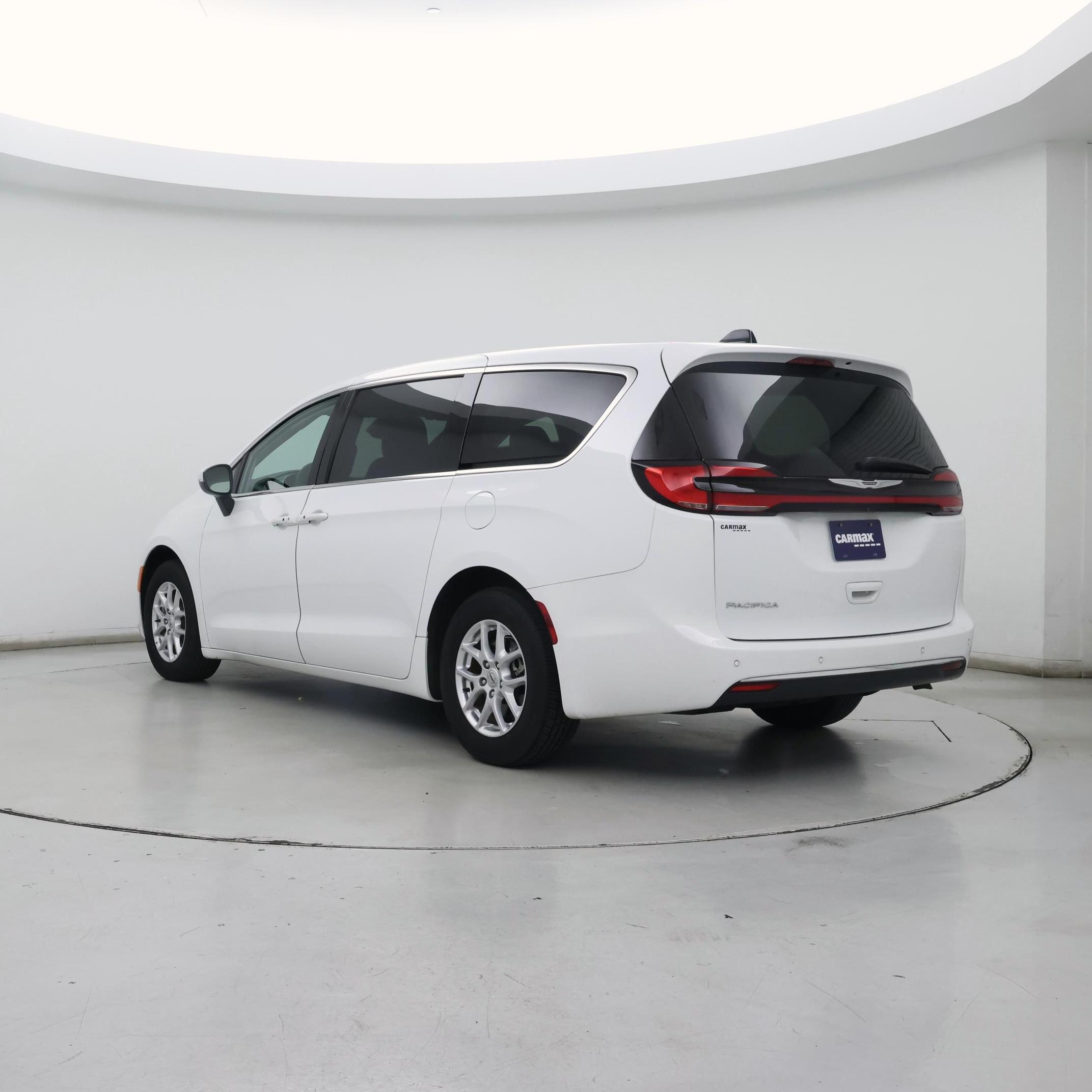 Thumbnail: 2023 Chrysler Pacifica - 2