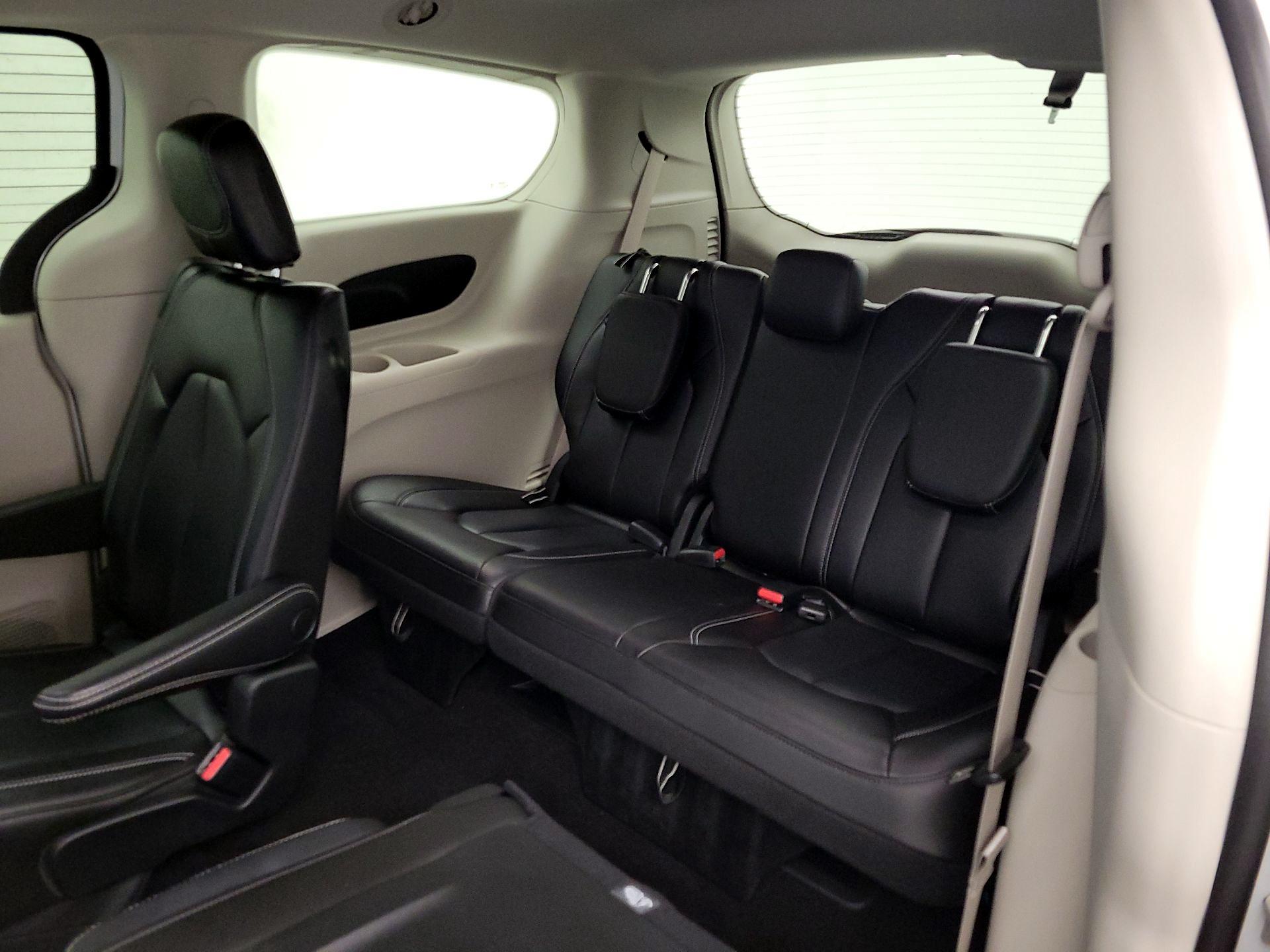 Thumbnail: 2023 Chrysler Pacifica - 20