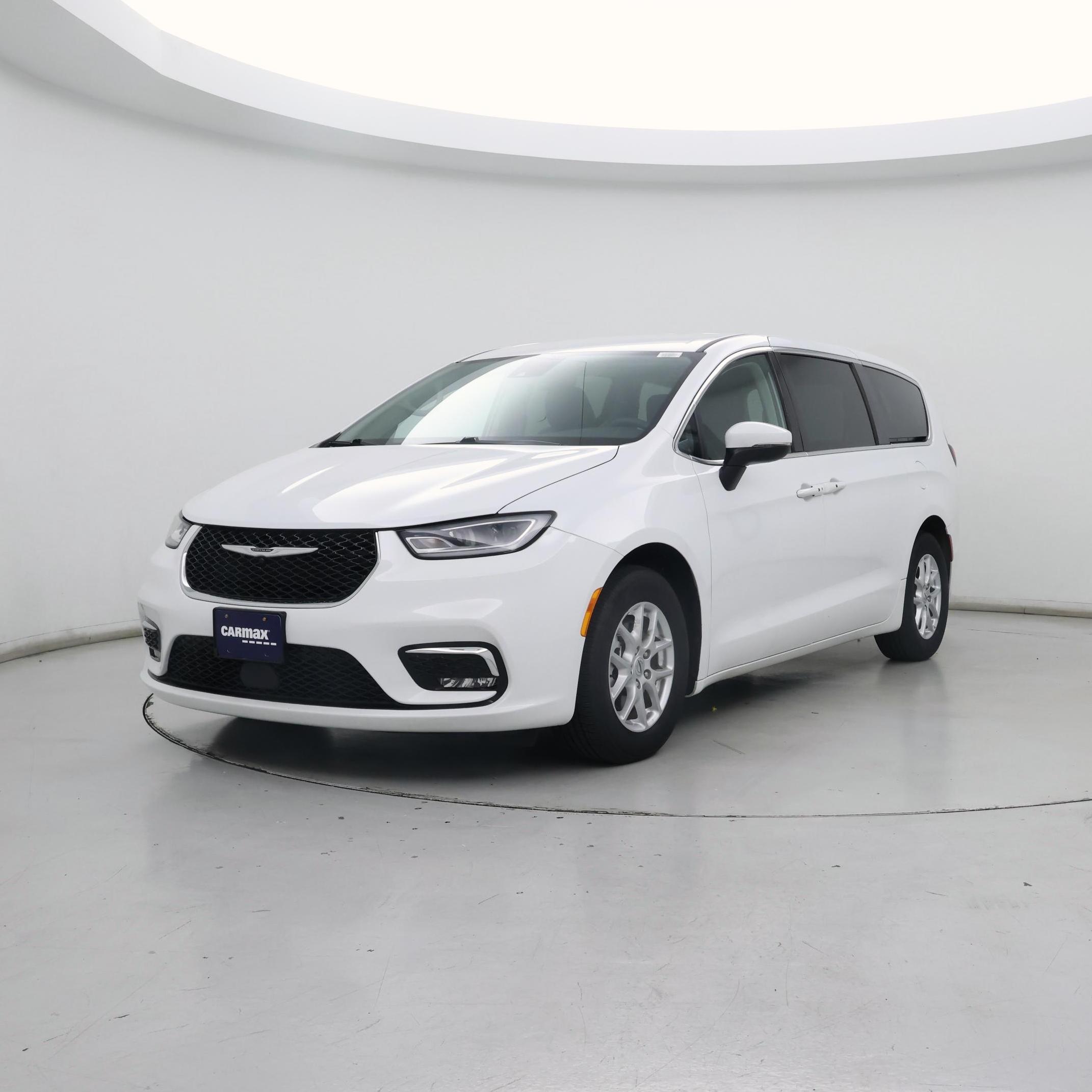 Thumbnail: 2023 Chrysler Pacifica - 4