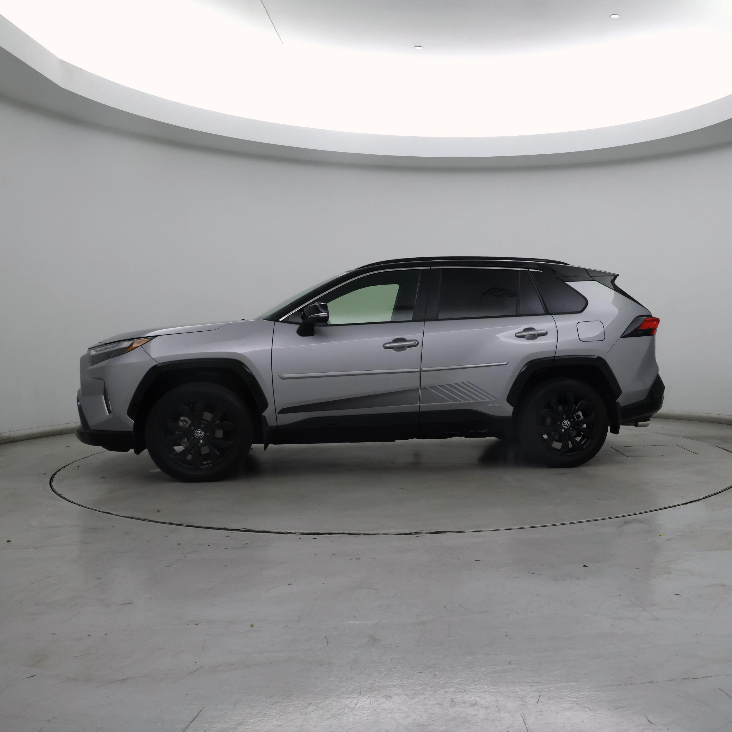 Thumbnail: 2022 Toyota RAV4 - 3