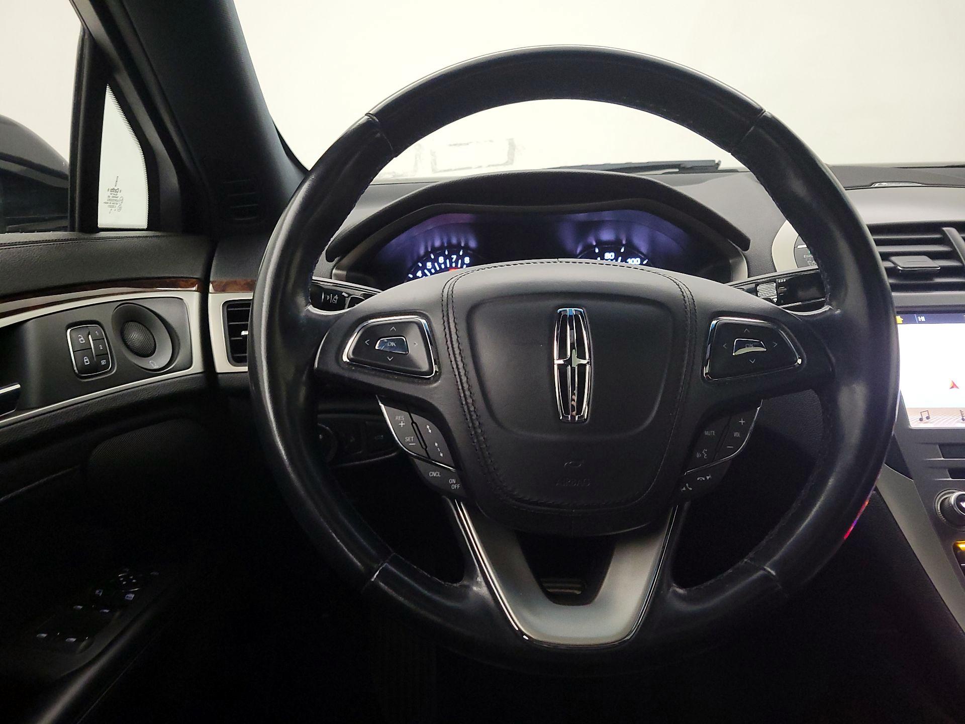 Thumbnail: 2019 Lincoln MKZ - 10