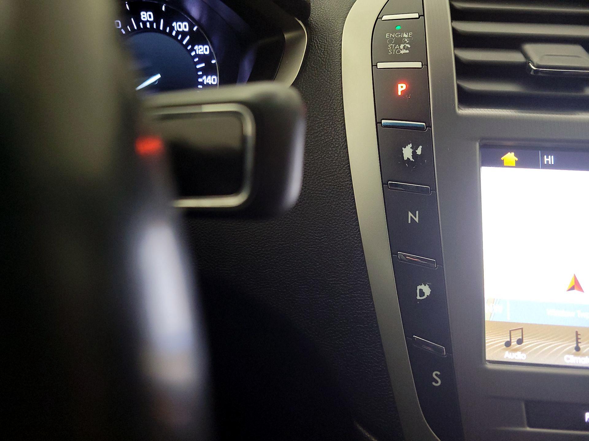 Thumbnail: 2019 Lincoln MKZ - 18