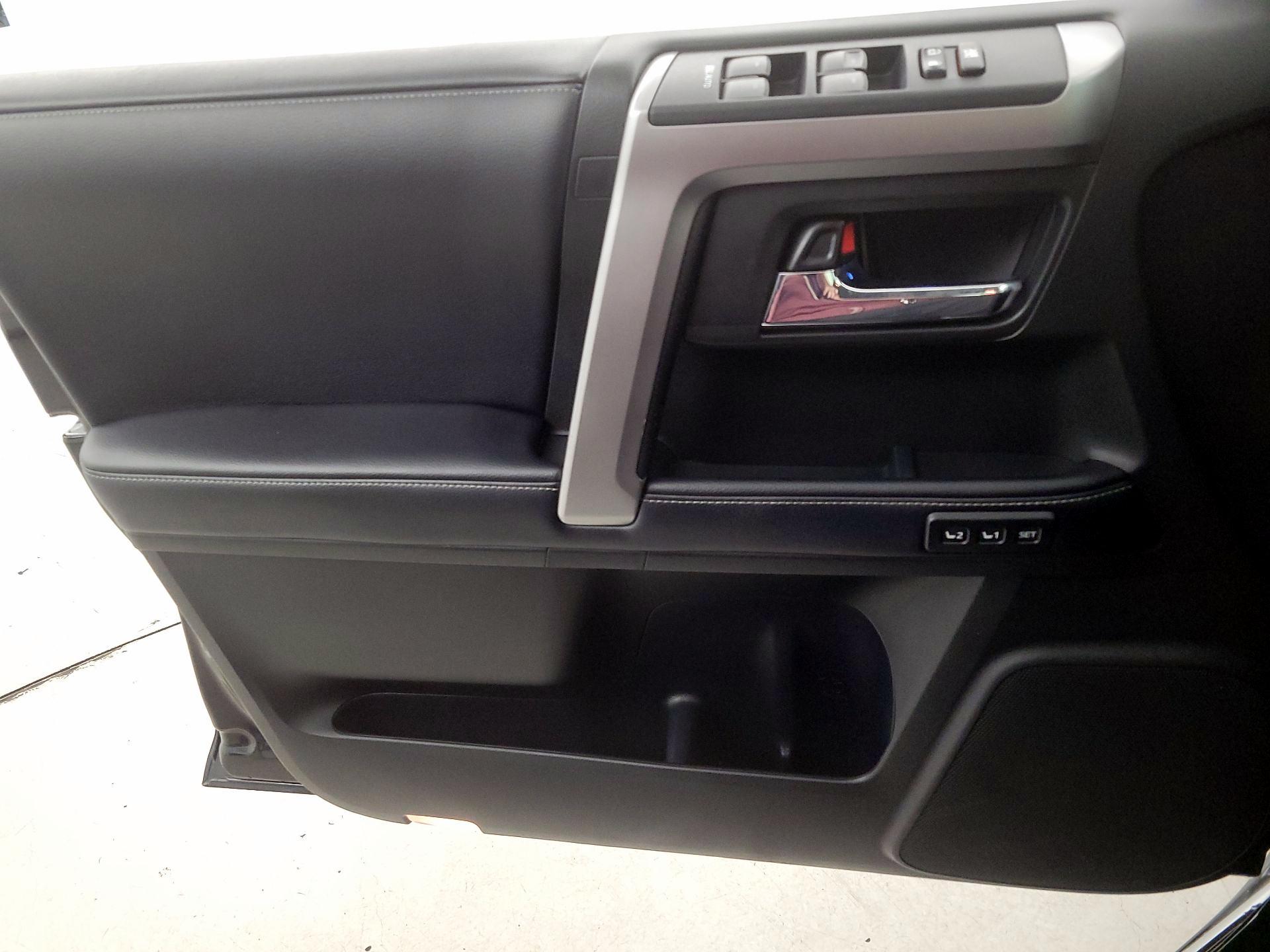 Thumbnail: 2018 Toyota 4Runner - 12