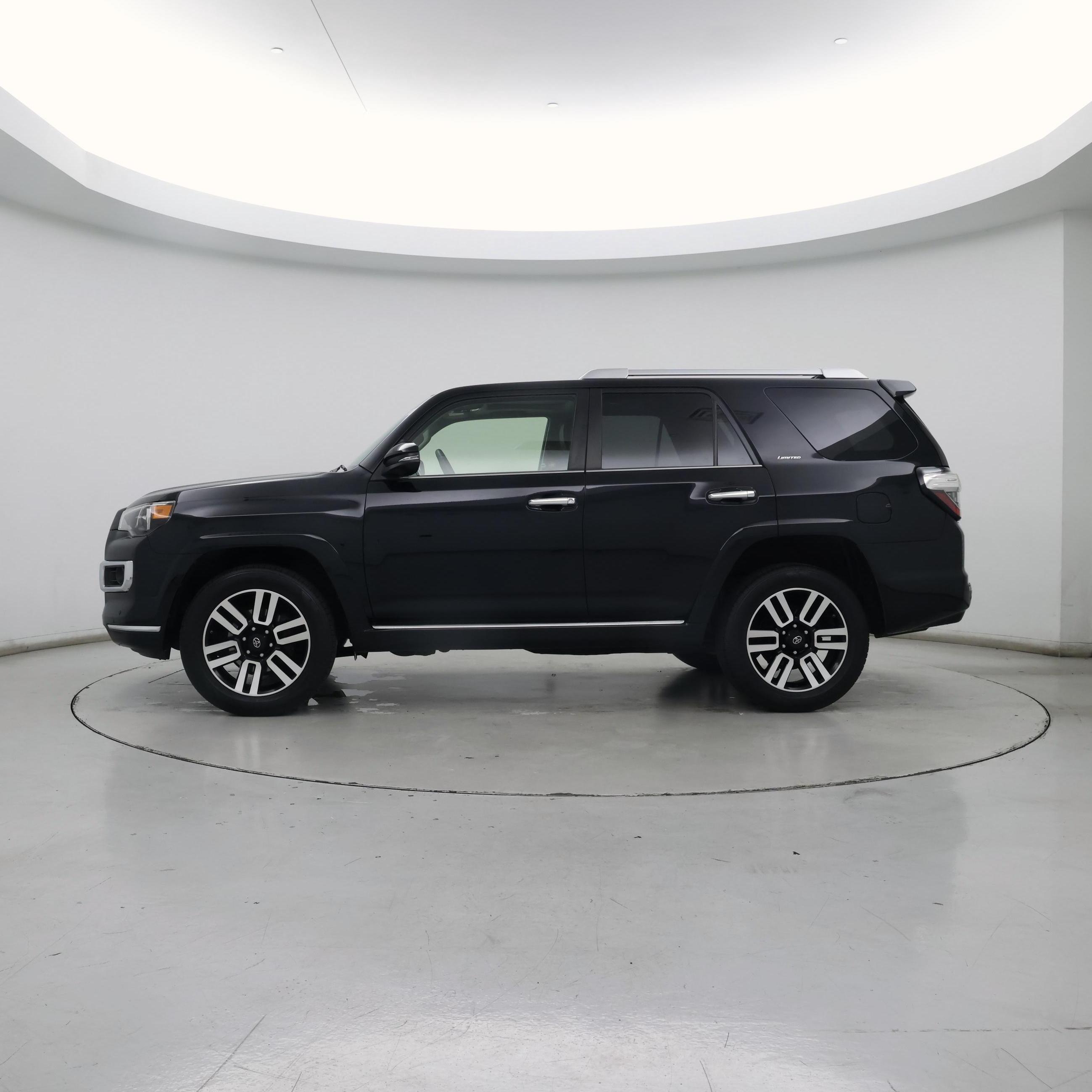 Thumbnail: 2018 Toyota 4Runner - 3