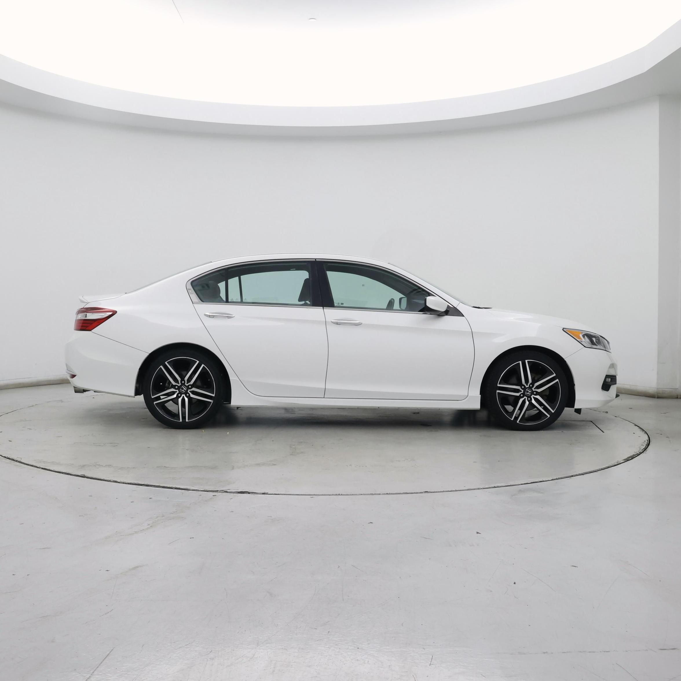 Thumbnail: 2017 Honda Accord - 7