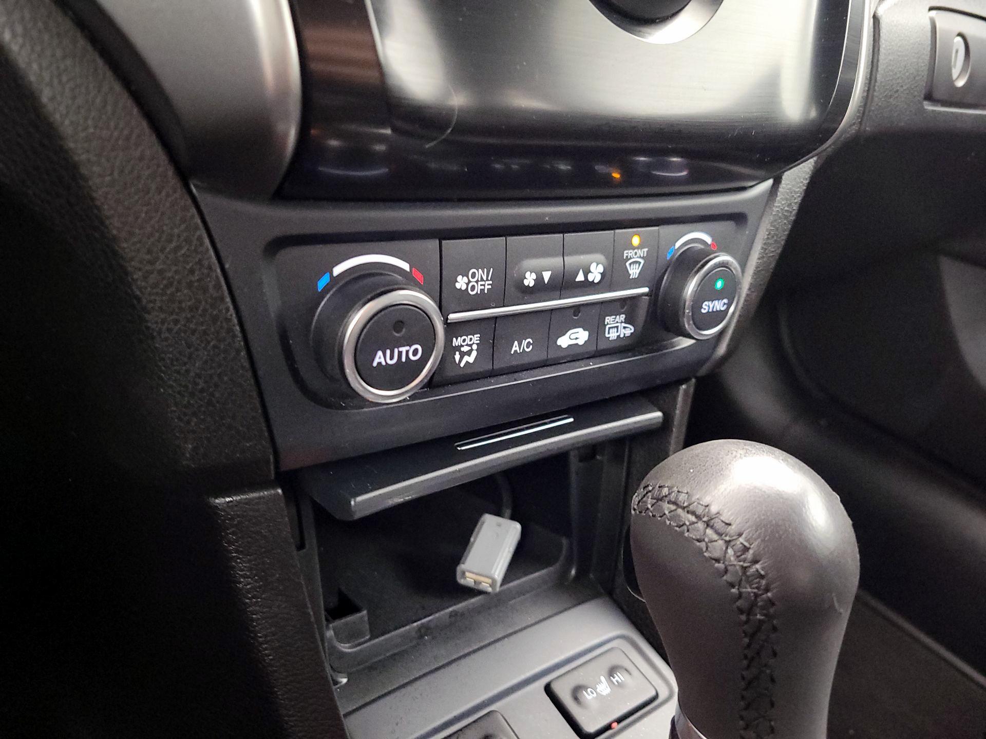 Thumbnail: 2020 Acura ILX - 16