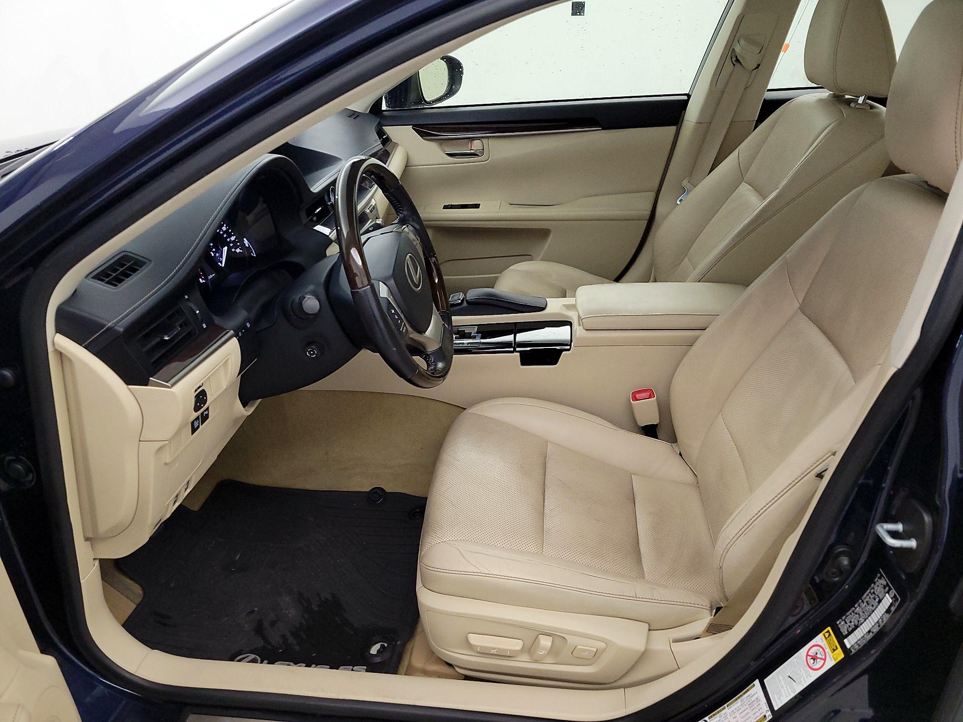 Thumbnail: 2015 Lexus ES - 11