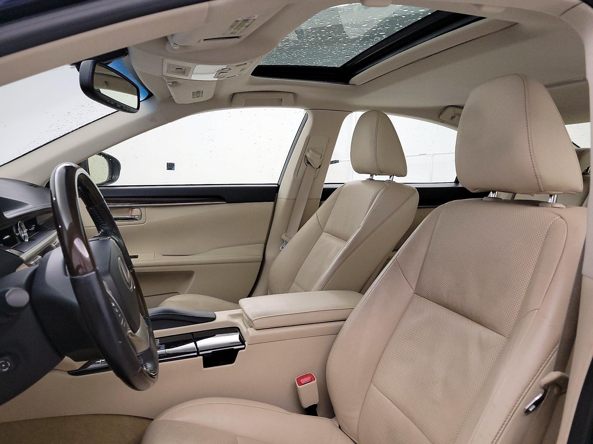 Thumbnail: 2015 Lexus ES - 20