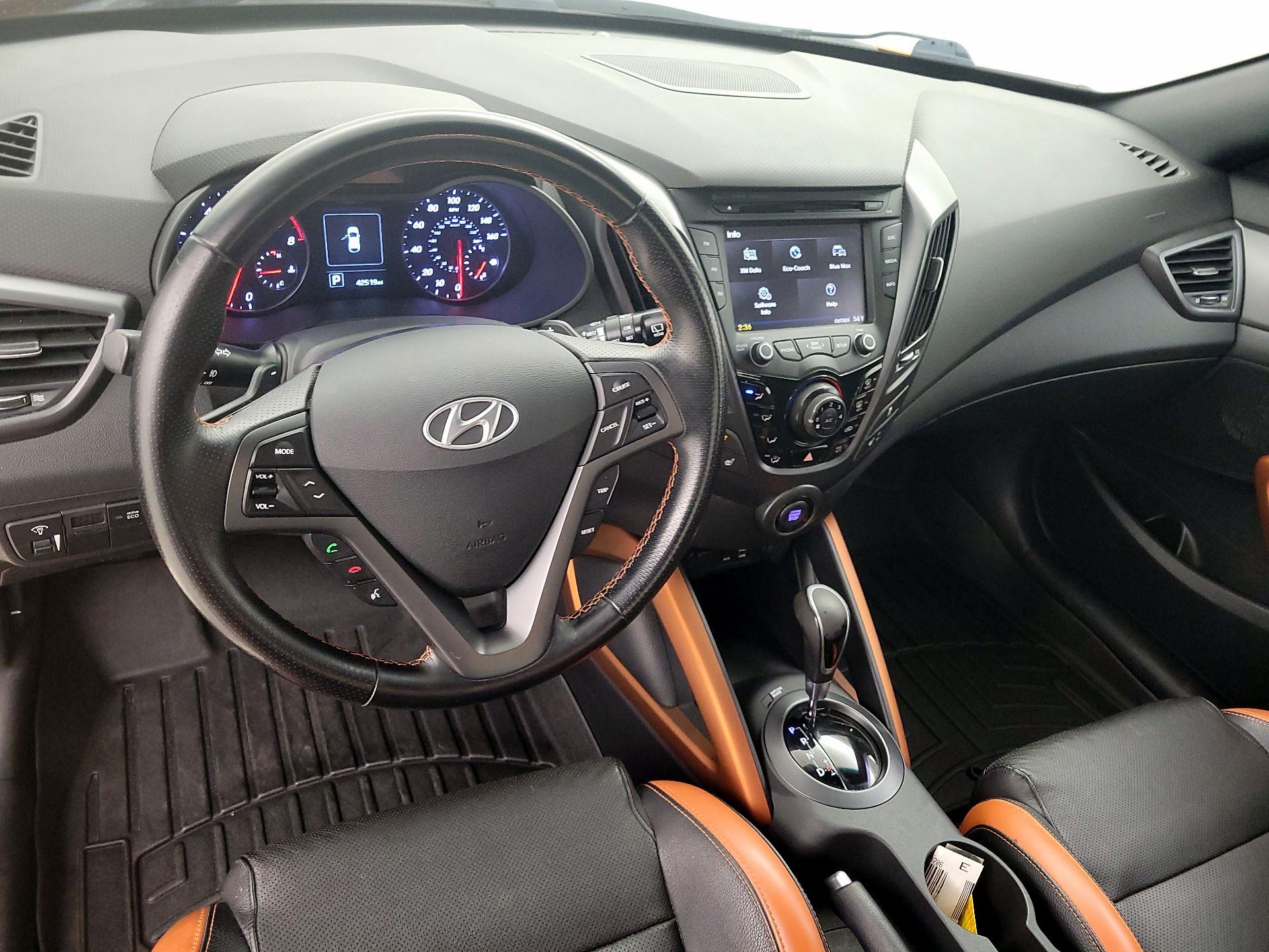 Thumbnail: 2016 Hyundai Veloster - 9