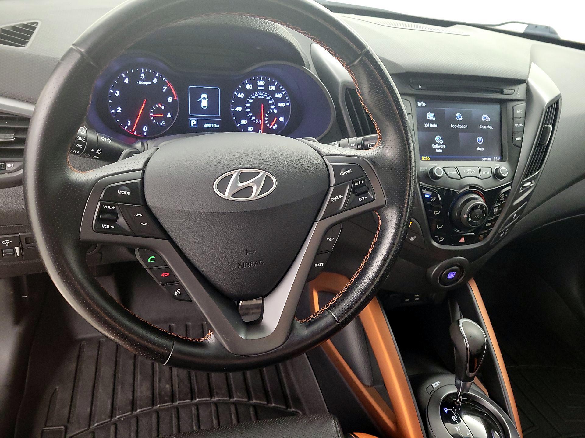 Thumbnail: 2016 Hyundai Veloster - 10