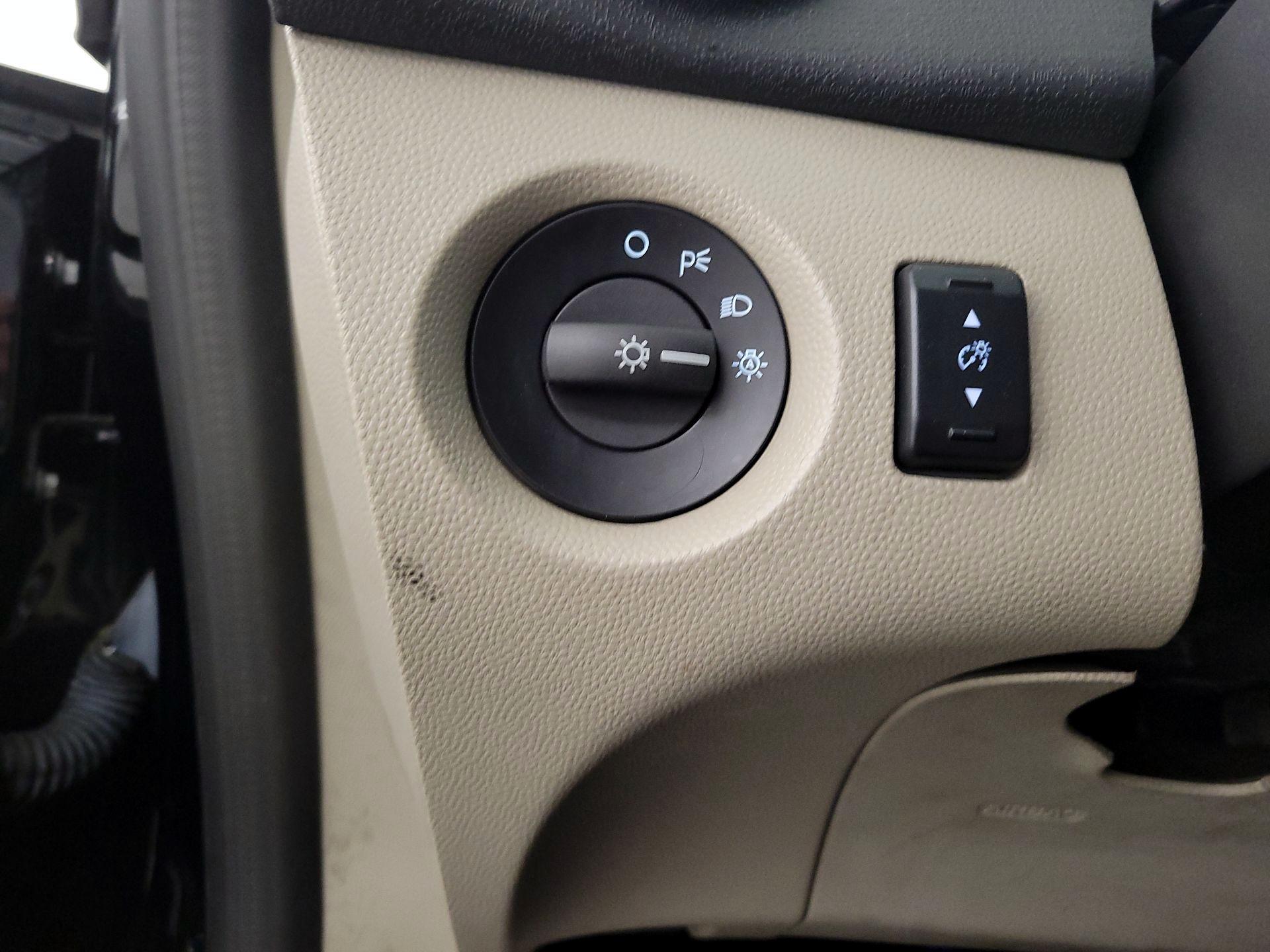 Thumbnail: 2016 Ford Fiesta - 13