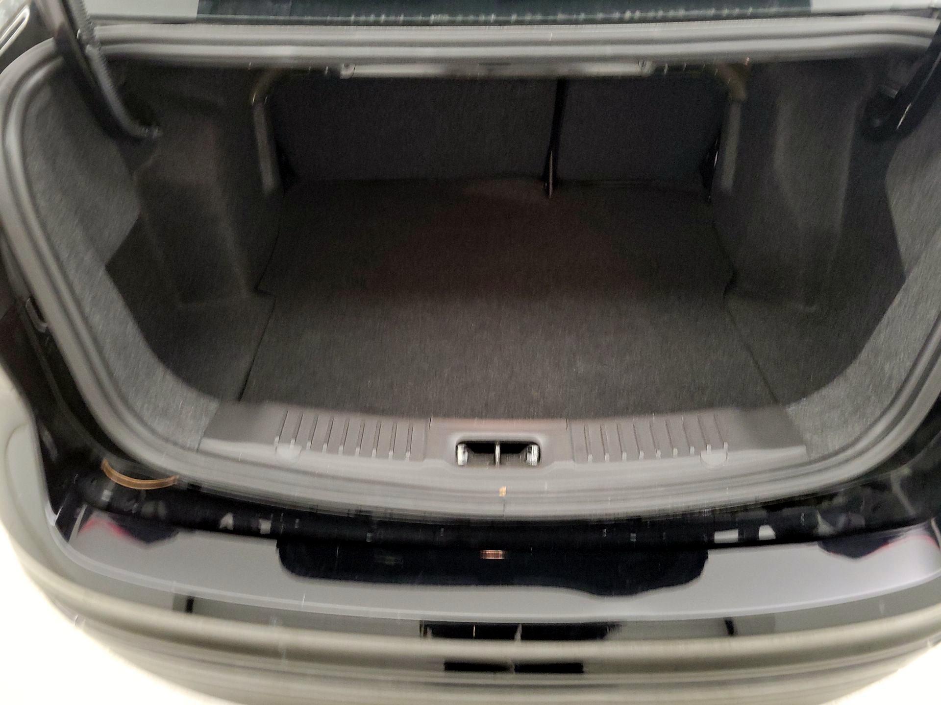 Thumbnail: 2016 Ford Fiesta - 19