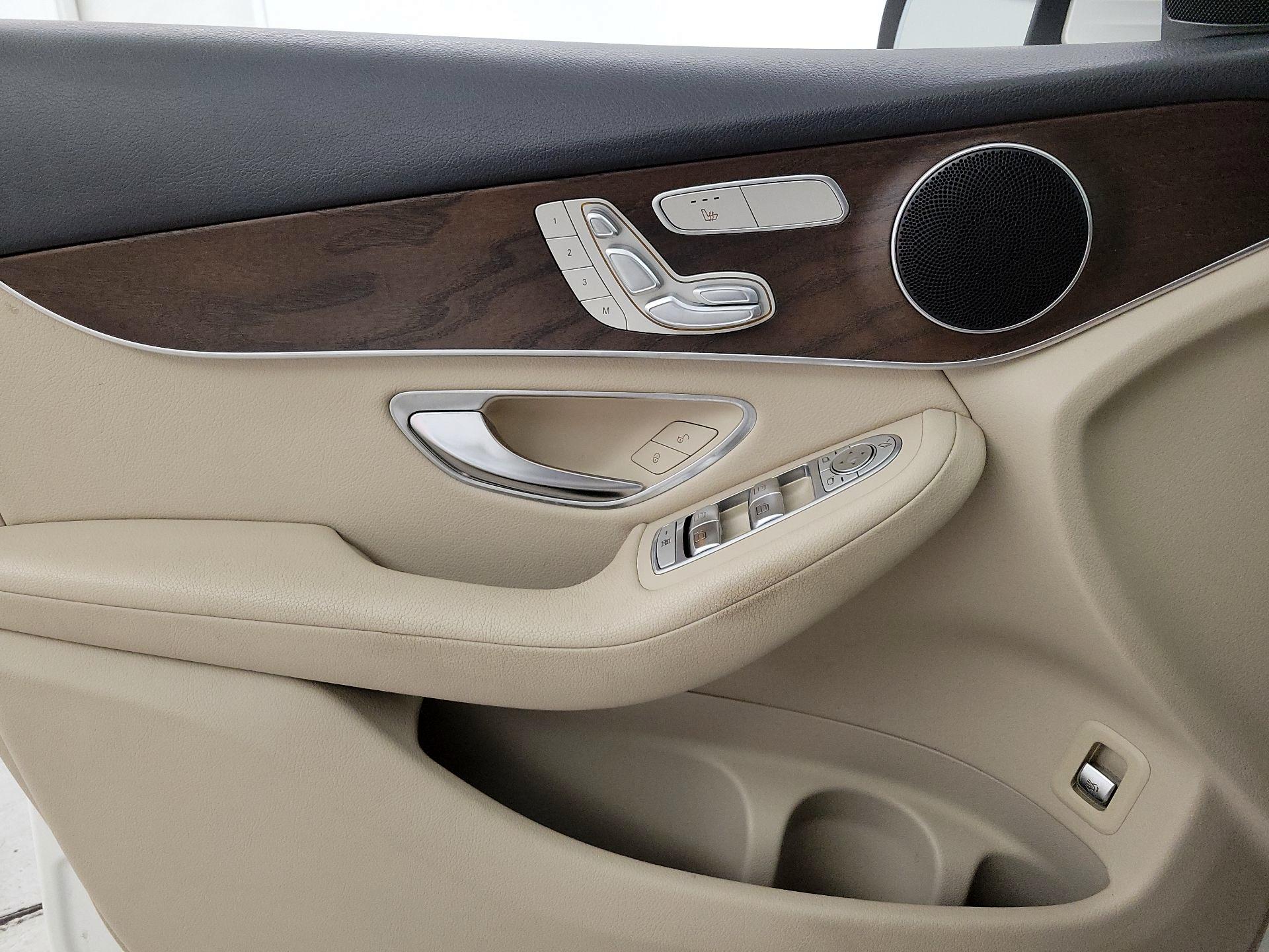 Thumbnail: 2019 Mercedes-Benz GLC - 12