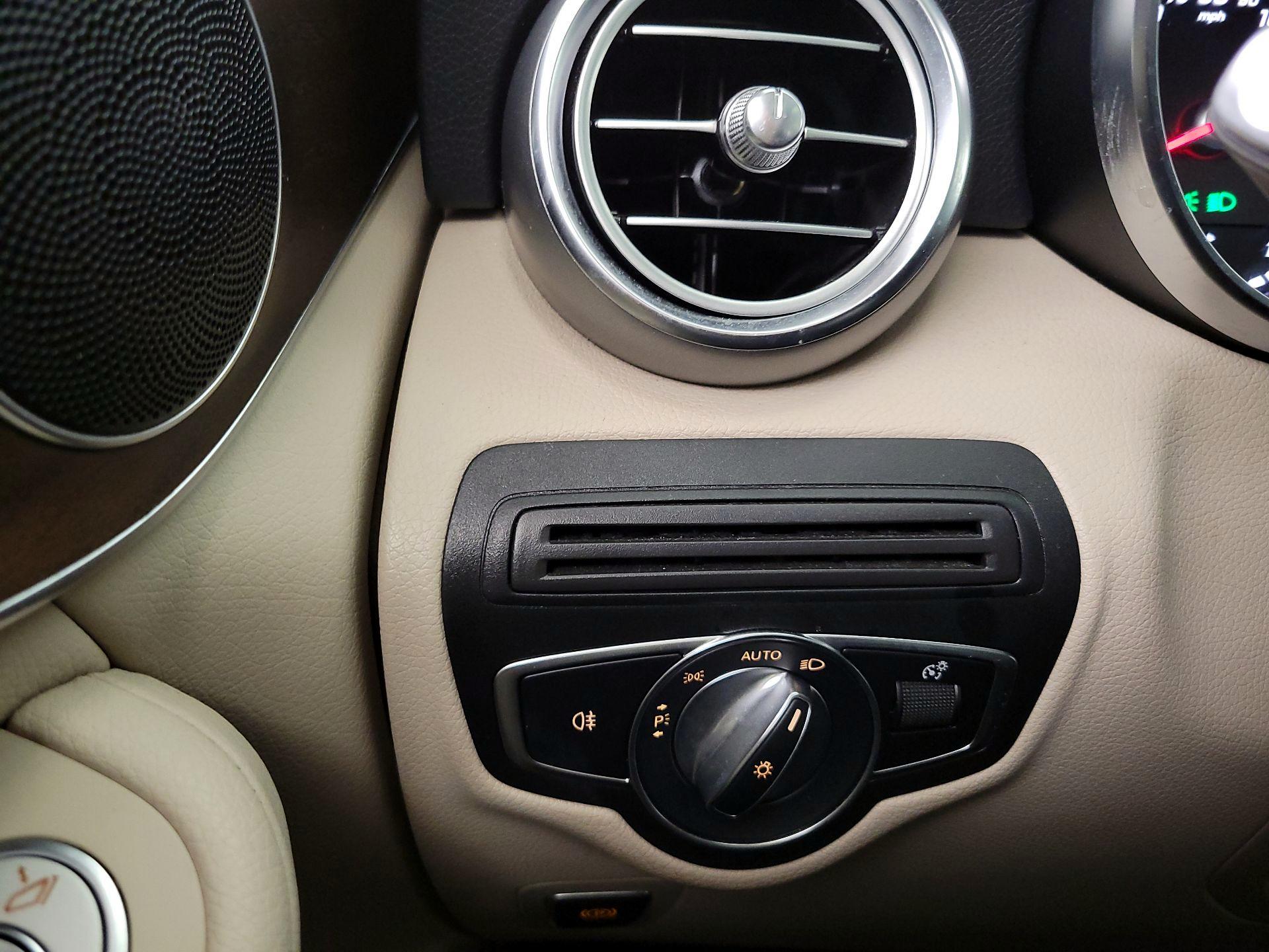 Thumbnail: 2019 Mercedes-Benz GLC - 13