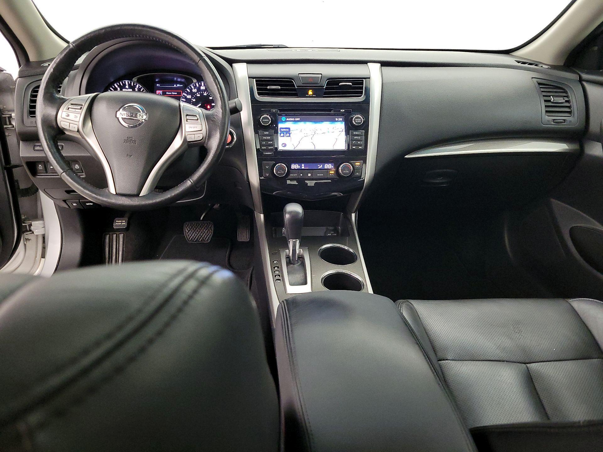 Thumbnail: 2015 Nissan Altima - 9