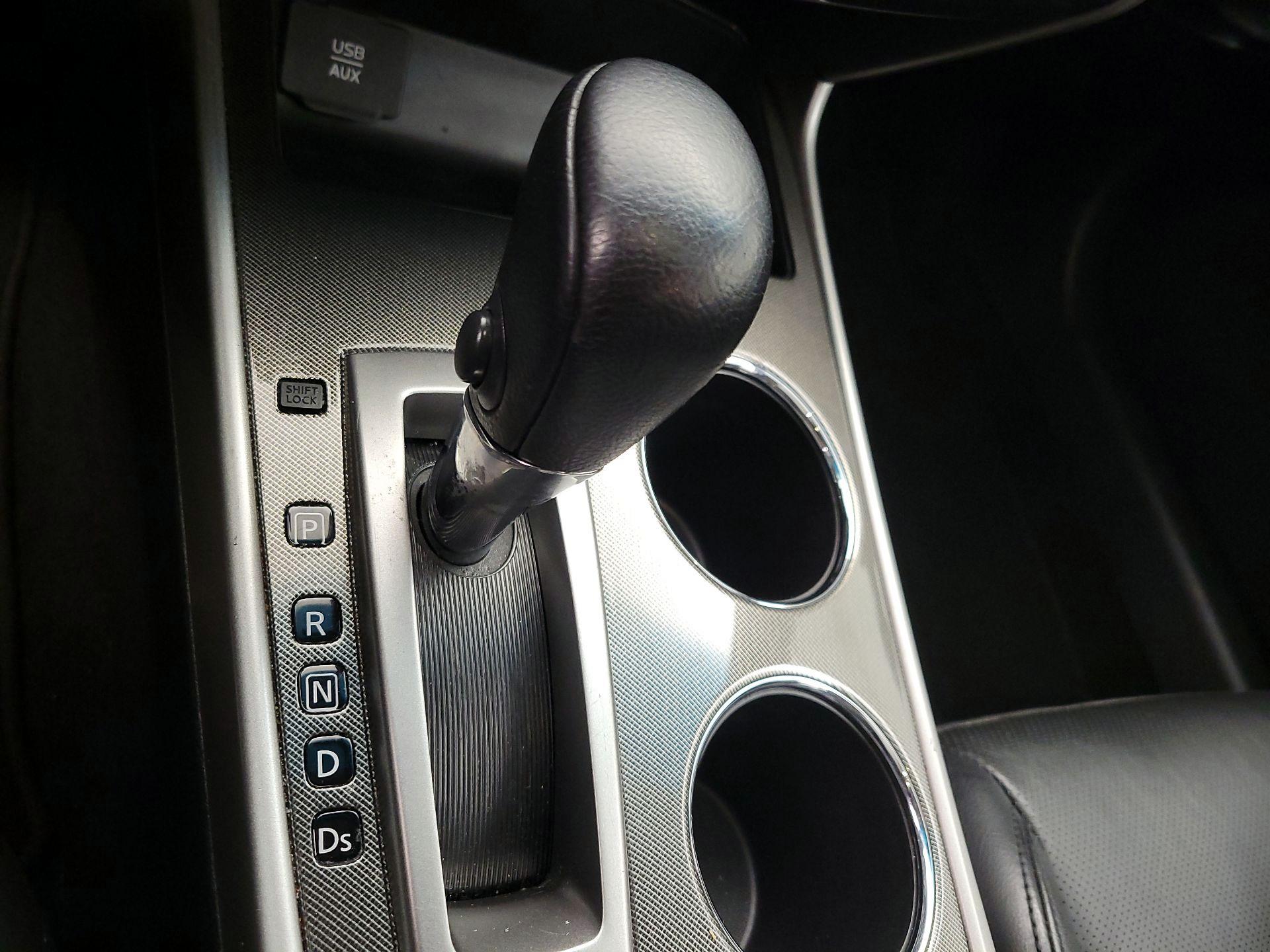 Thumbnail: 2015 Nissan Altima - 18