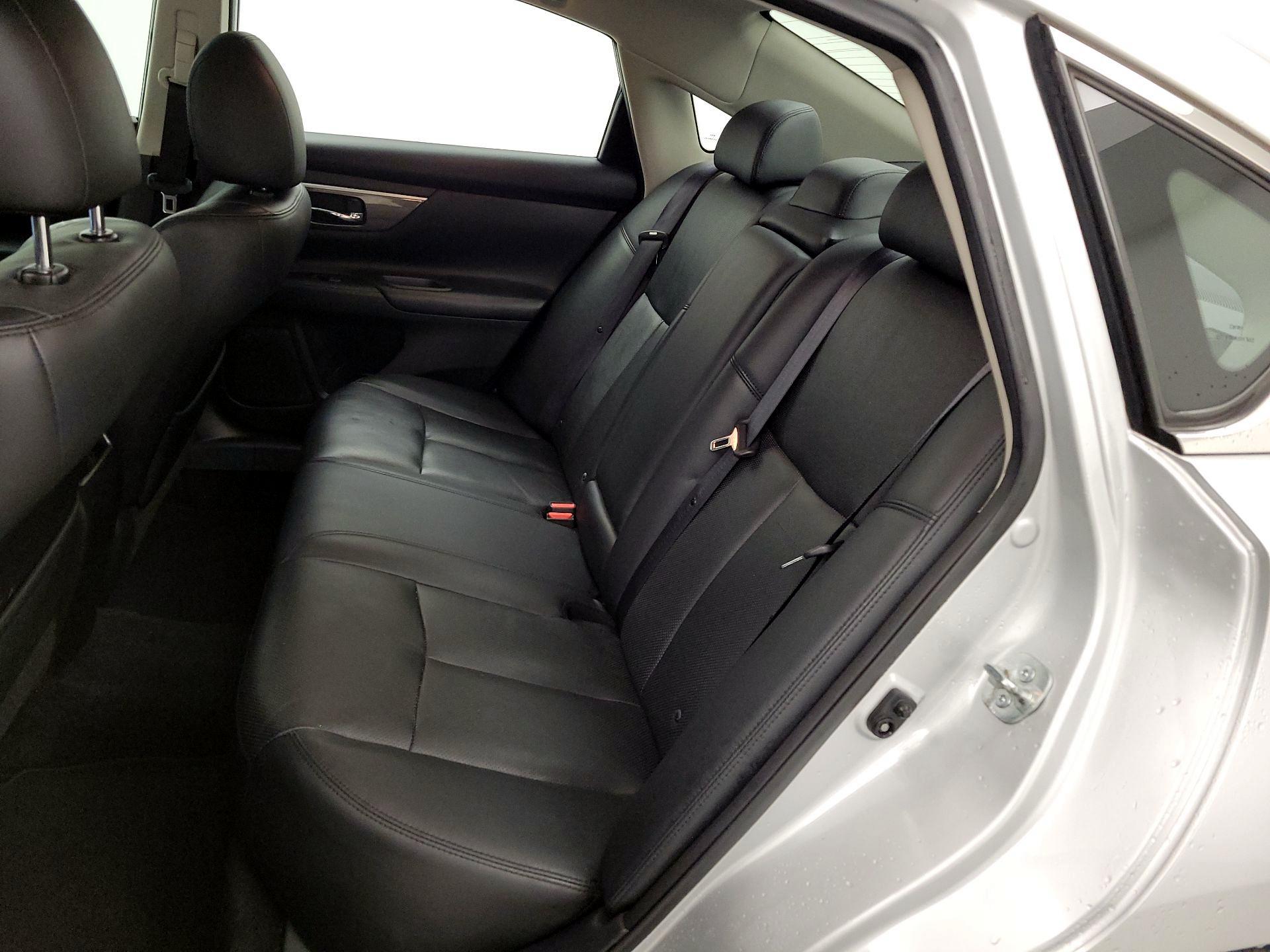 Thumbnail: 2015 Nissan Altima - 20