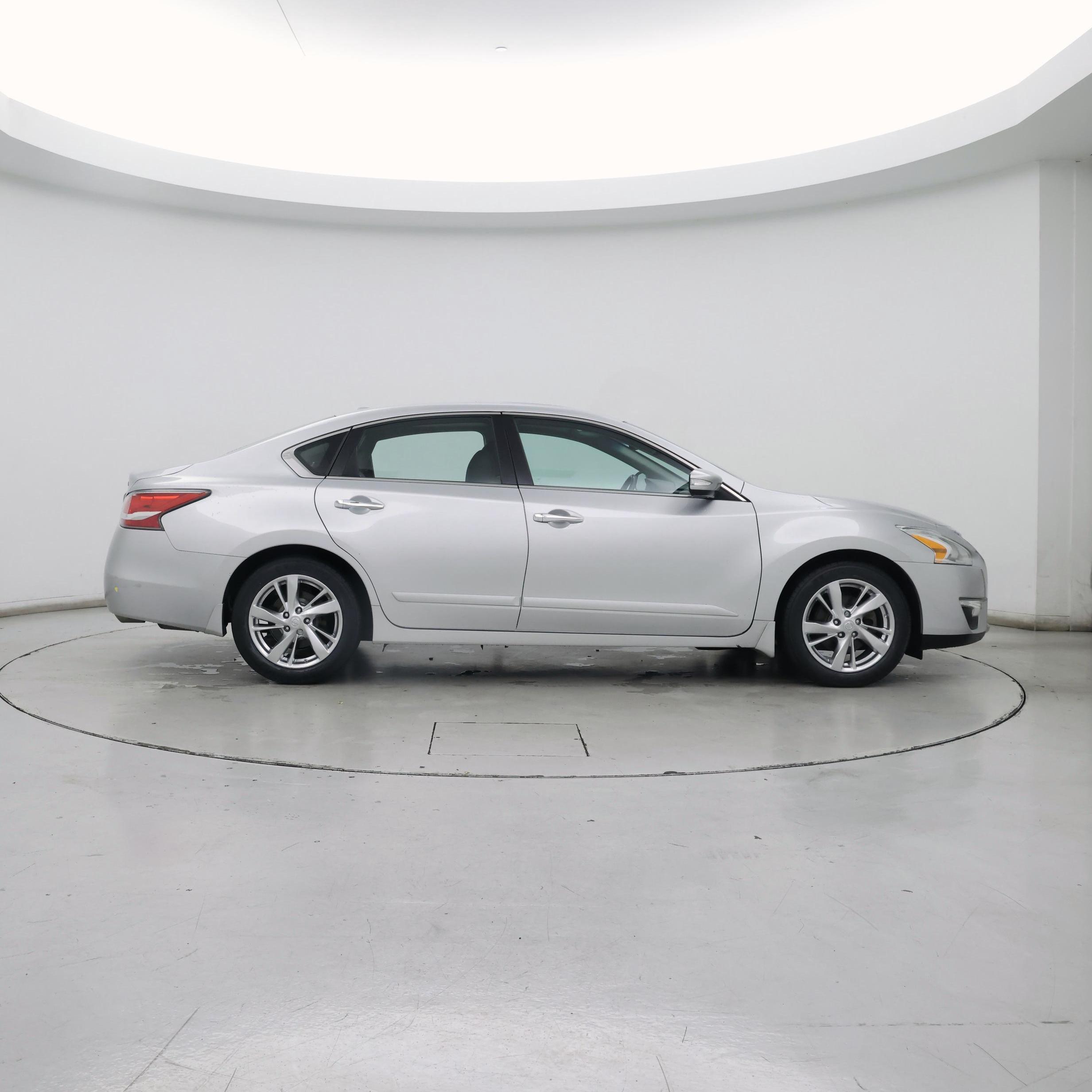 Thumbnail: 2015 Nissan Altima - 7