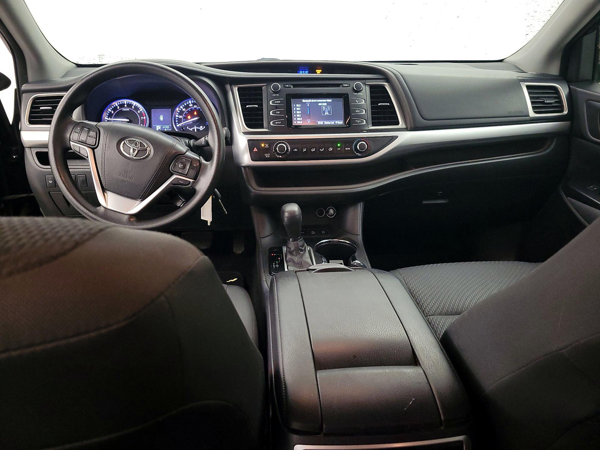 Thumbnail: 2015 Toyota Highlander - 9