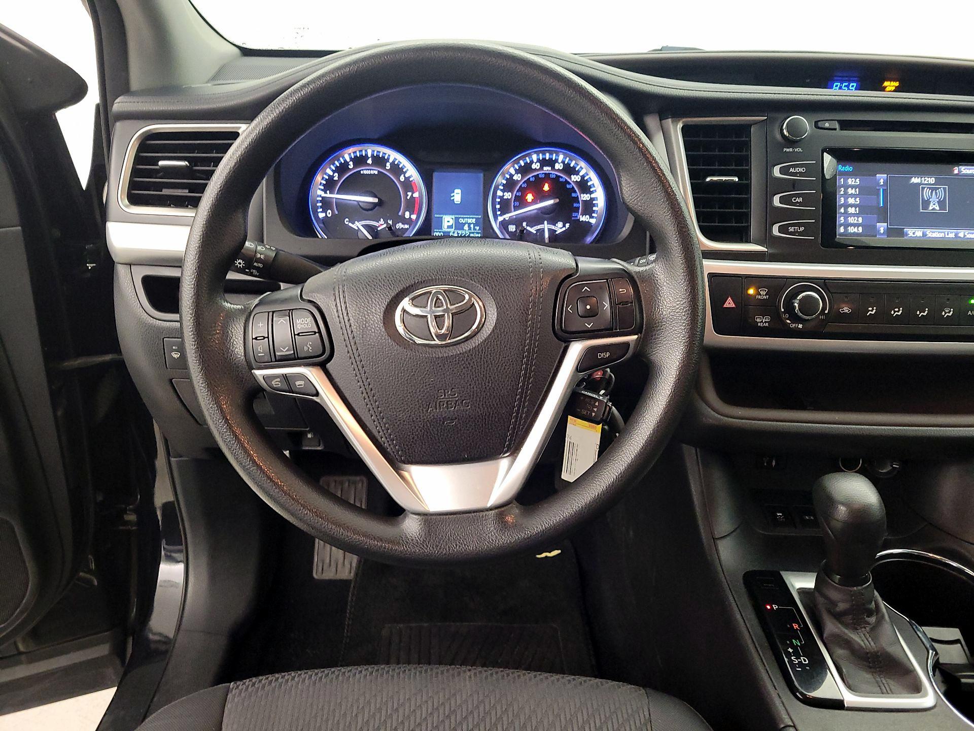 Thumbnail: 2015 Toyota Highlander - 10