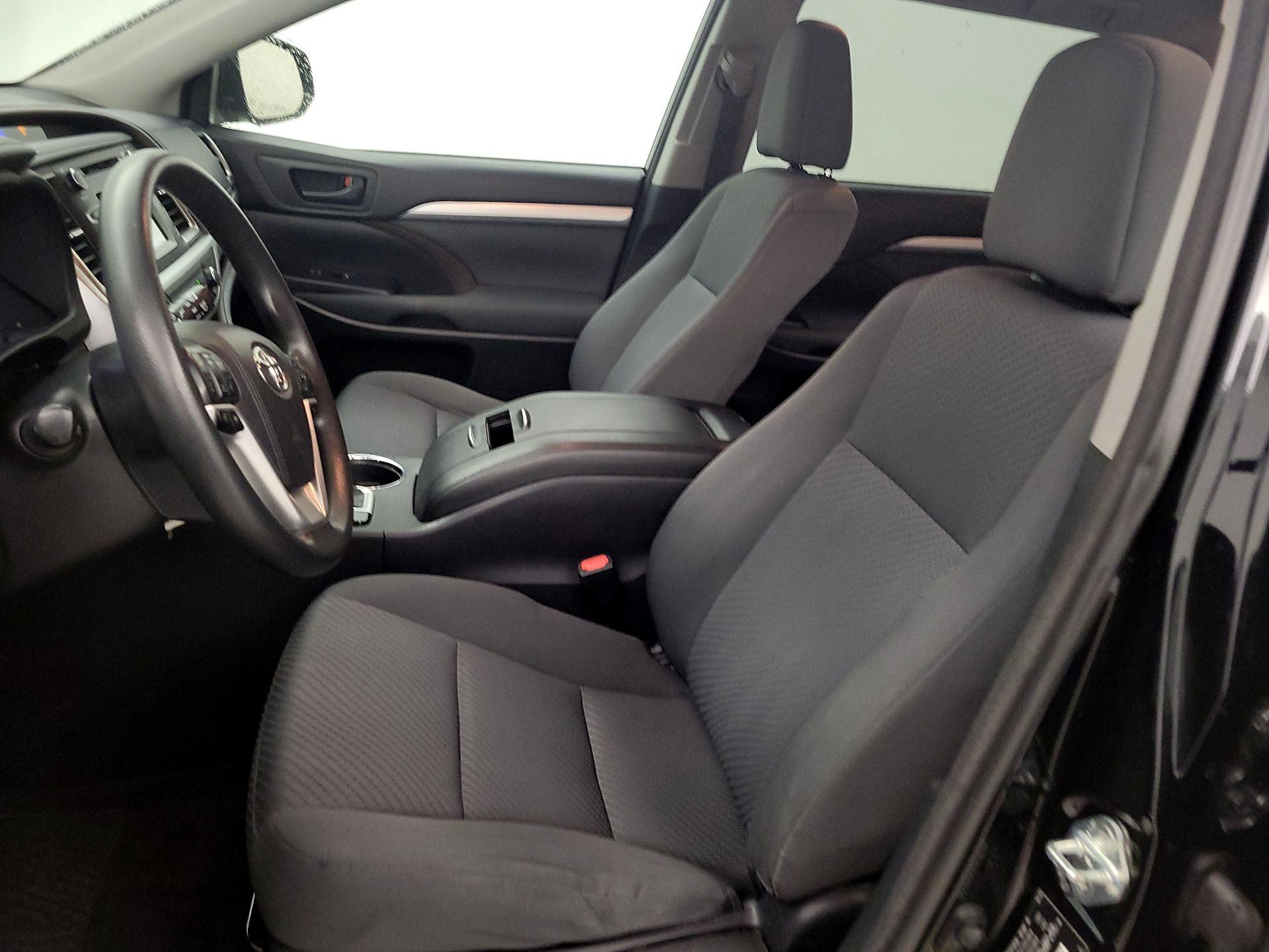 Thumbnail: 2015 Toyota Highlander - 11