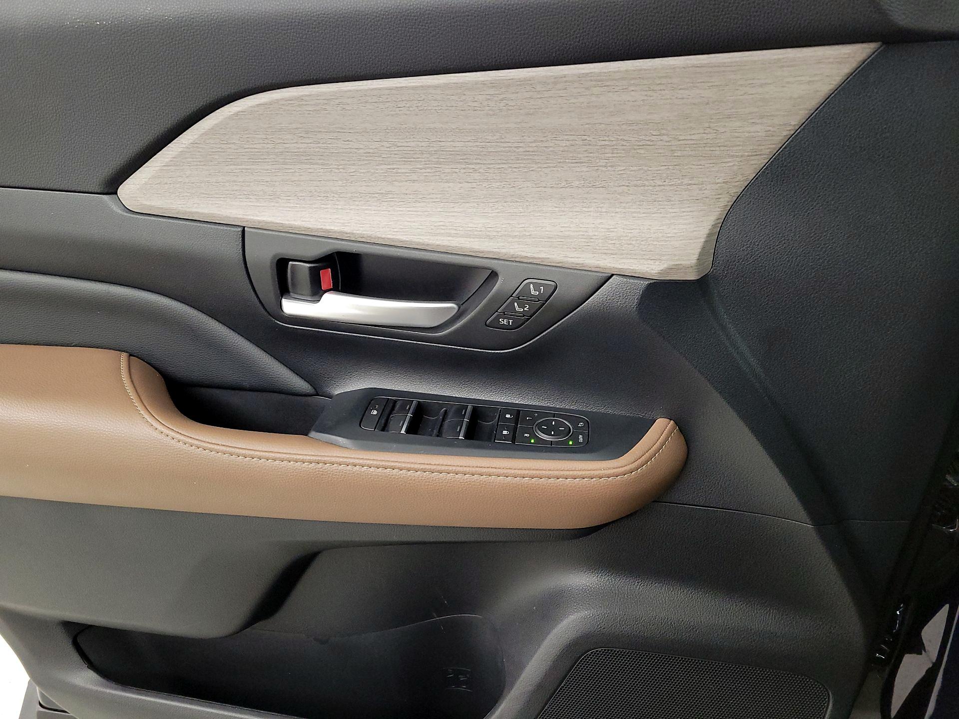 Thumbnail: 2024 Toyota Grand Highlander - 12