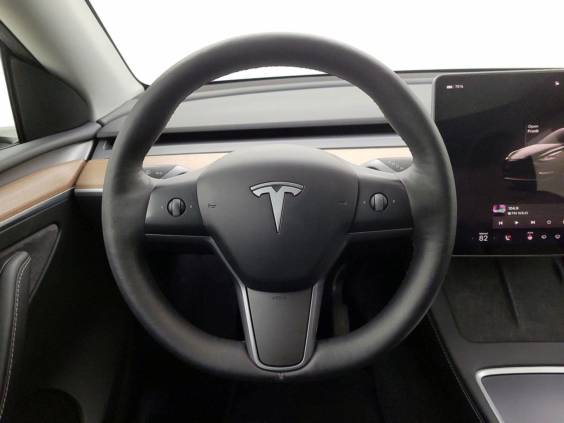 Thumbnail: 2023 Tesla Model Y - 10