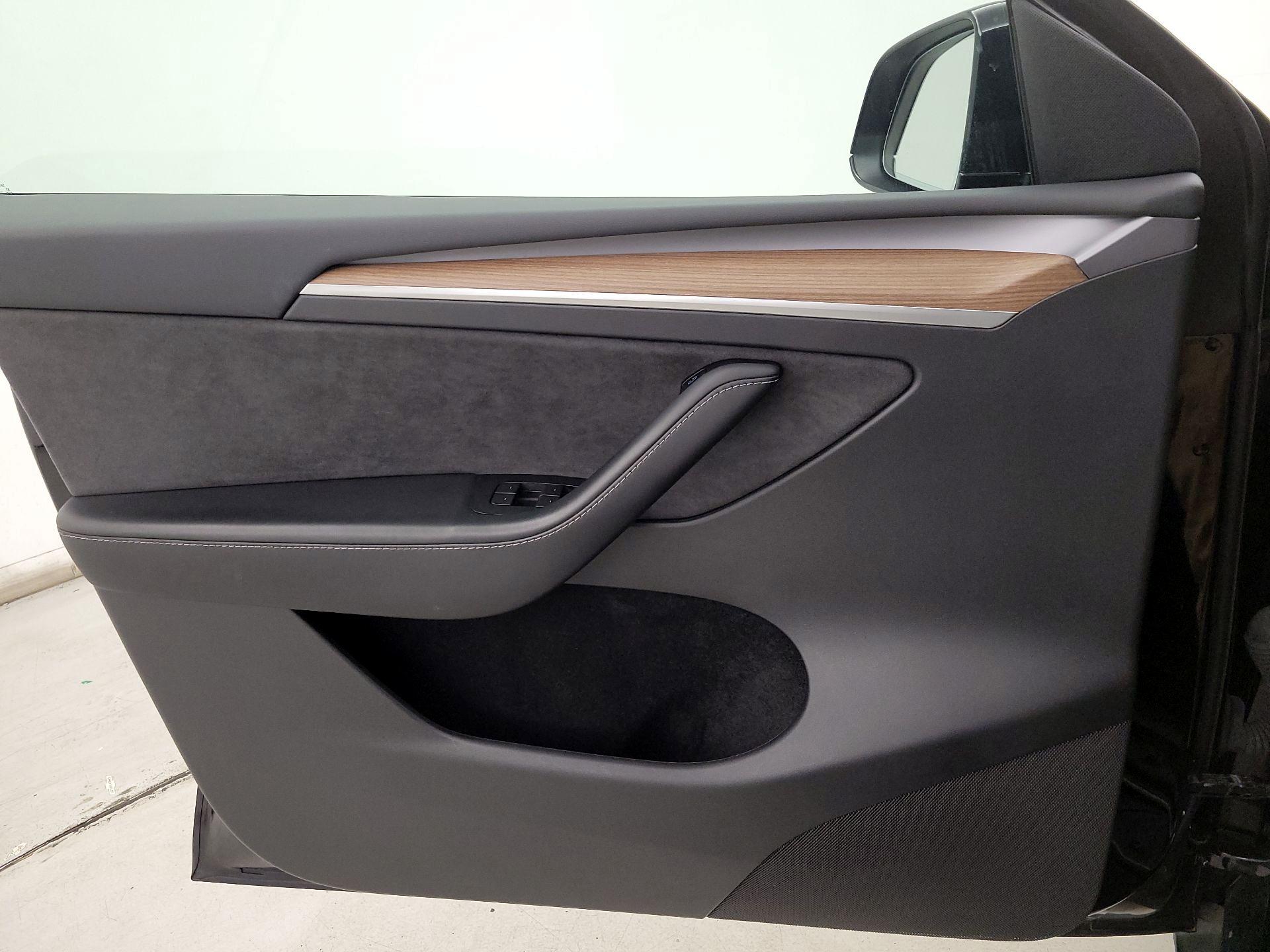 Thumbnail: 2023 Tesla Model Y - 12