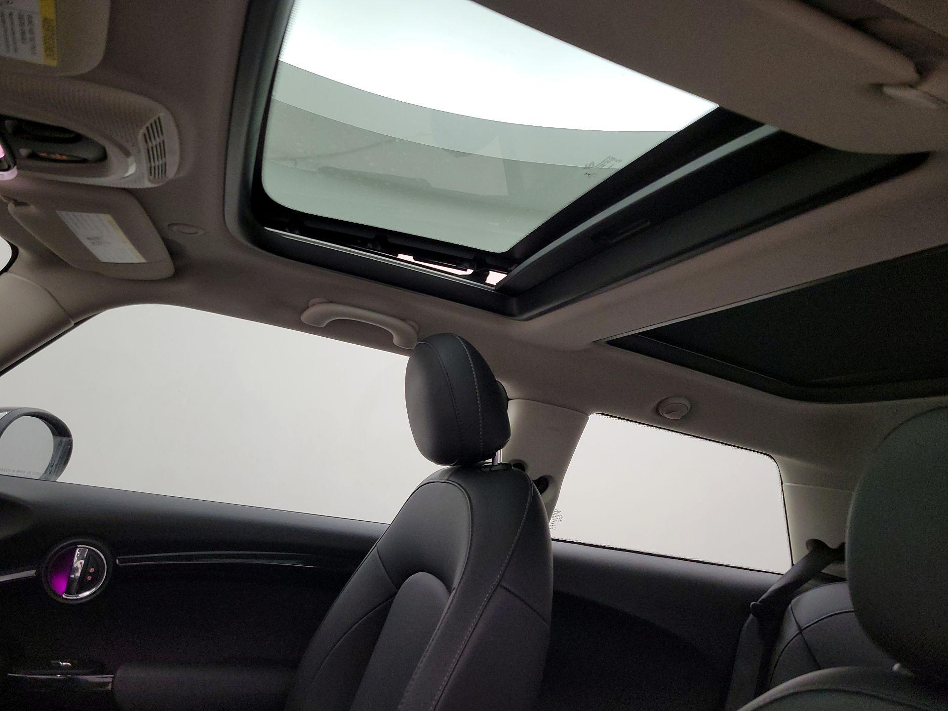 Thumbnail: 2019 MINI Cooper Hardtop - 19