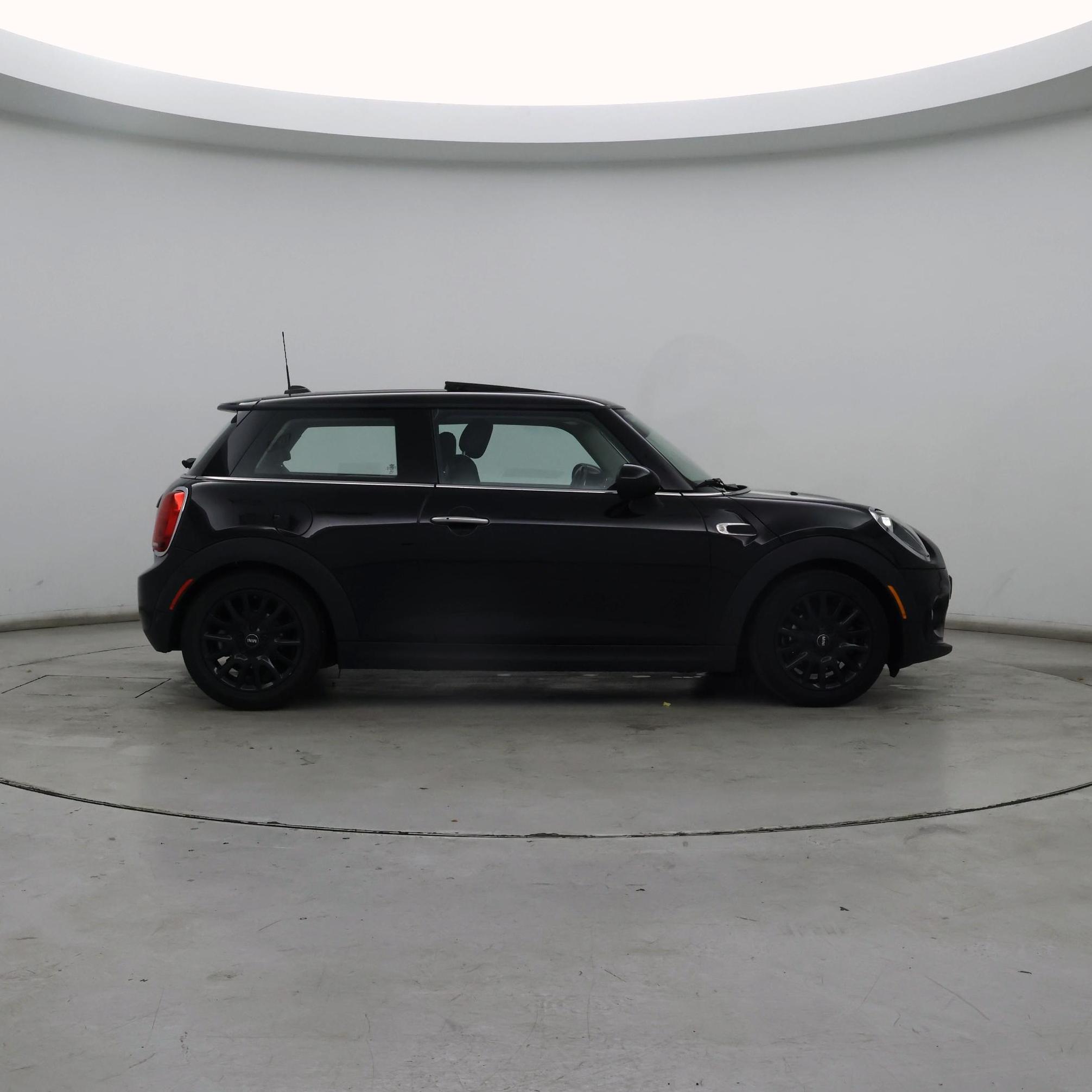 Thumbnail: 2019 MINI Cooper Hardtop - 7