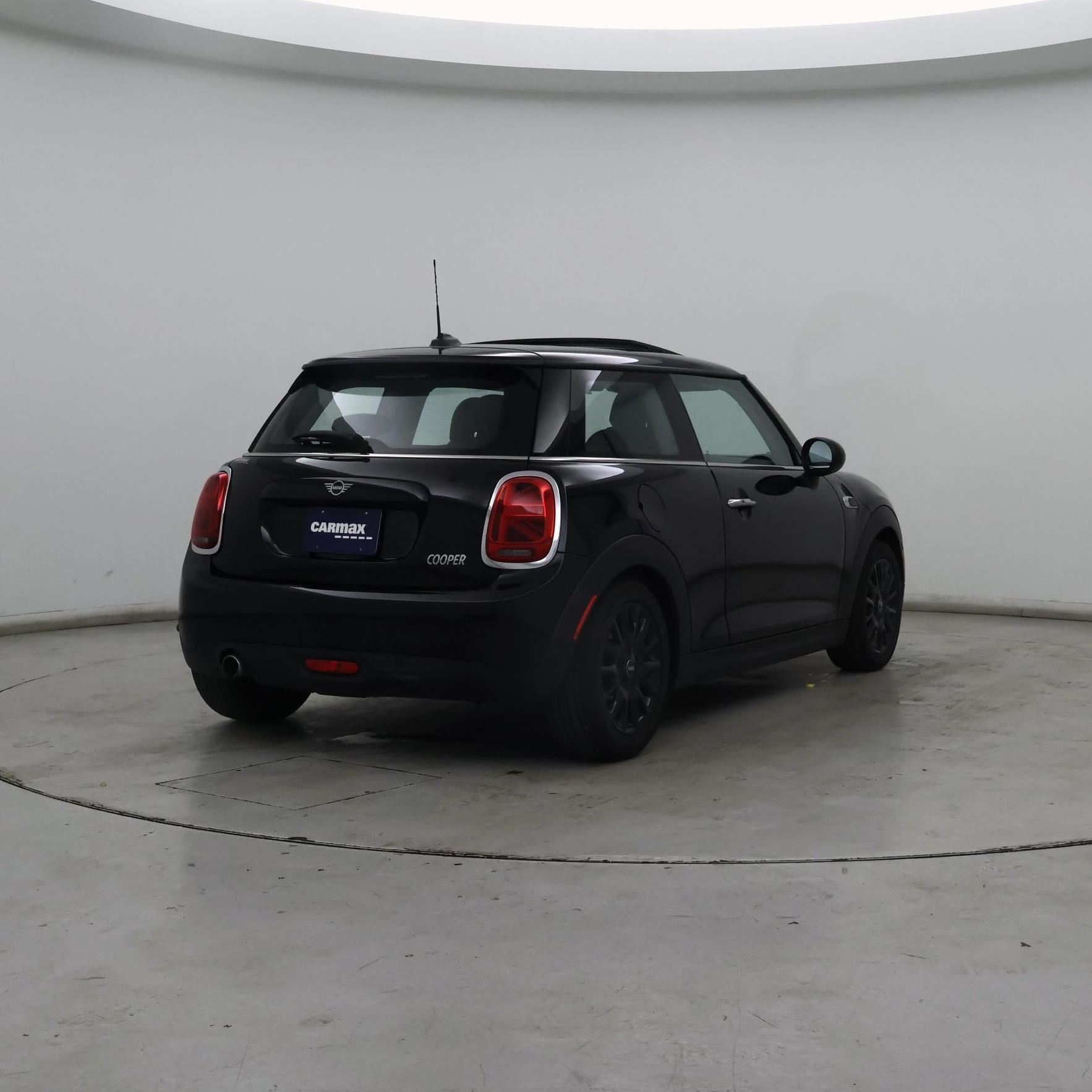 Thumbnail: 2019 MINI Cooper Hardtop - 8
