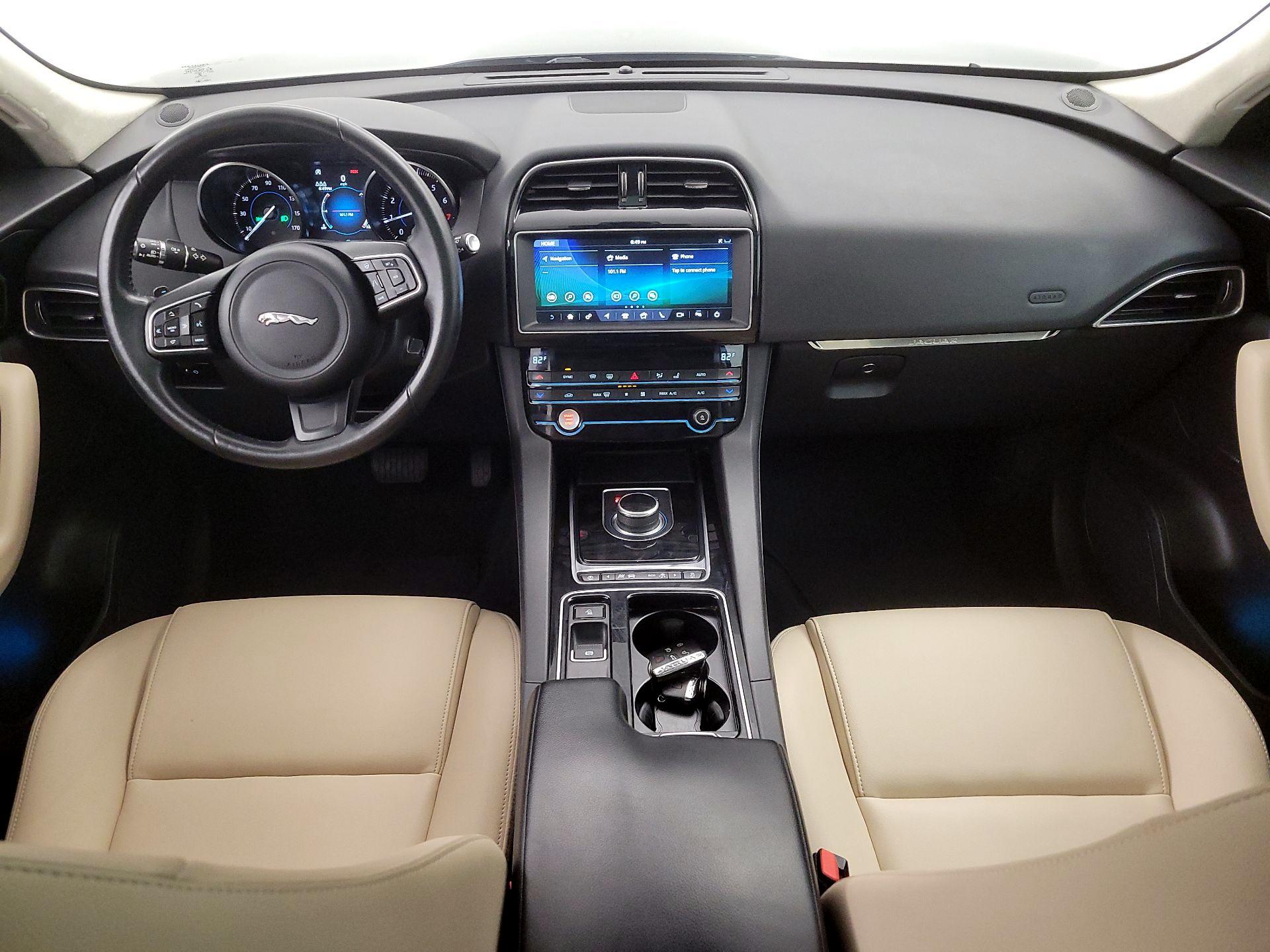 Thumbnail: 2020 Jaguar F-Pace - 9