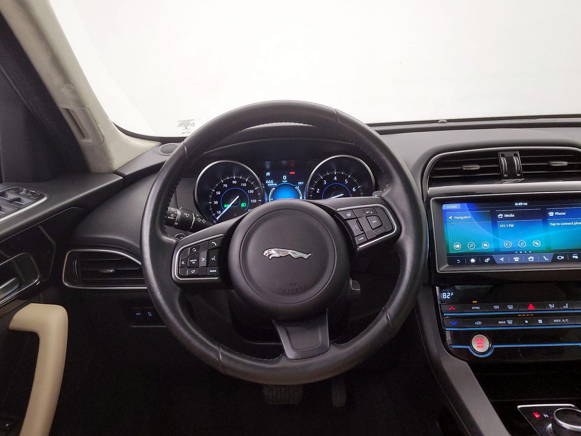 Thumbnail: 2020 Jaguar F-Pace - 10