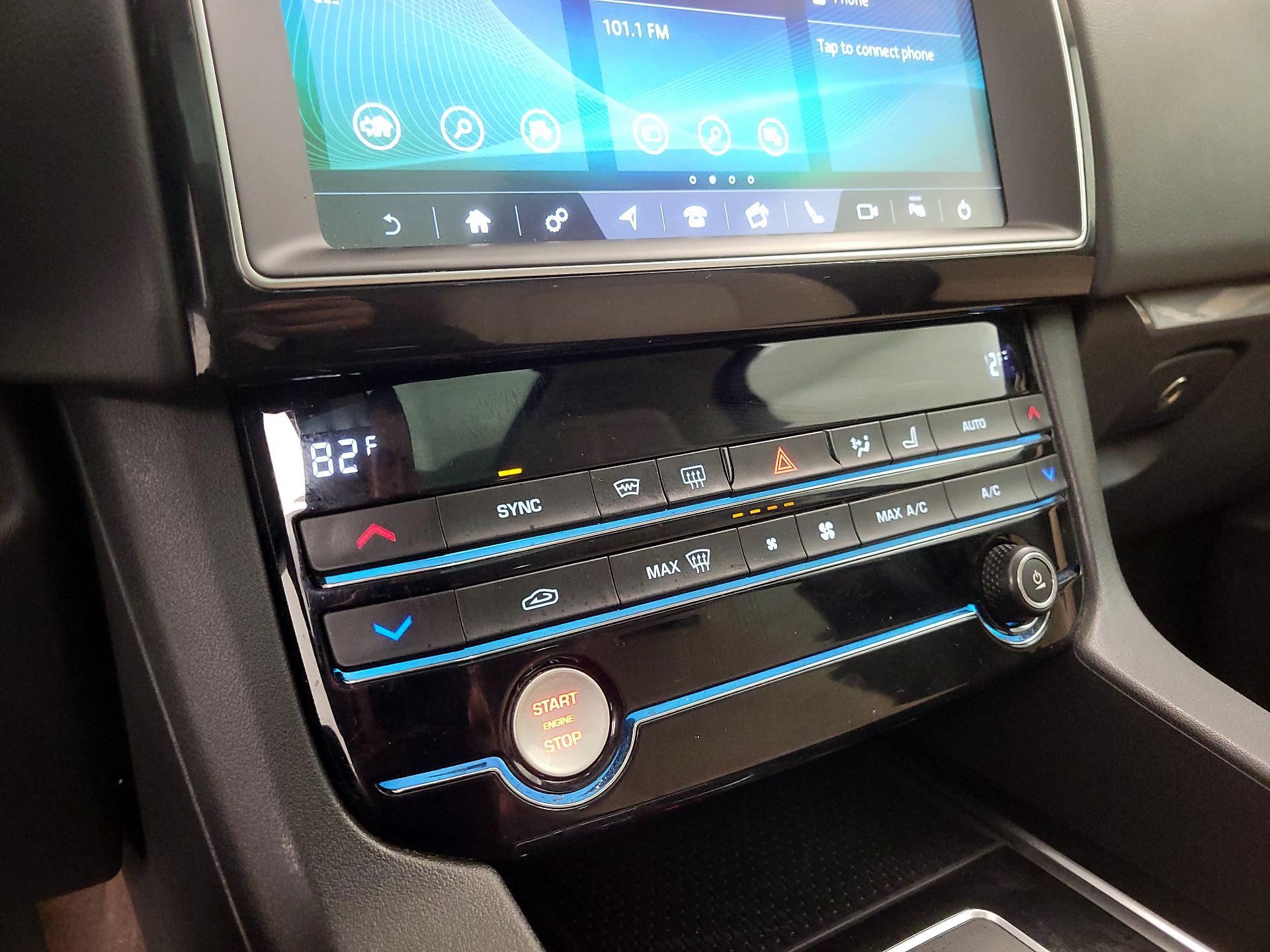 Thumbnail: 2020 Jaguar F-Pace - 17