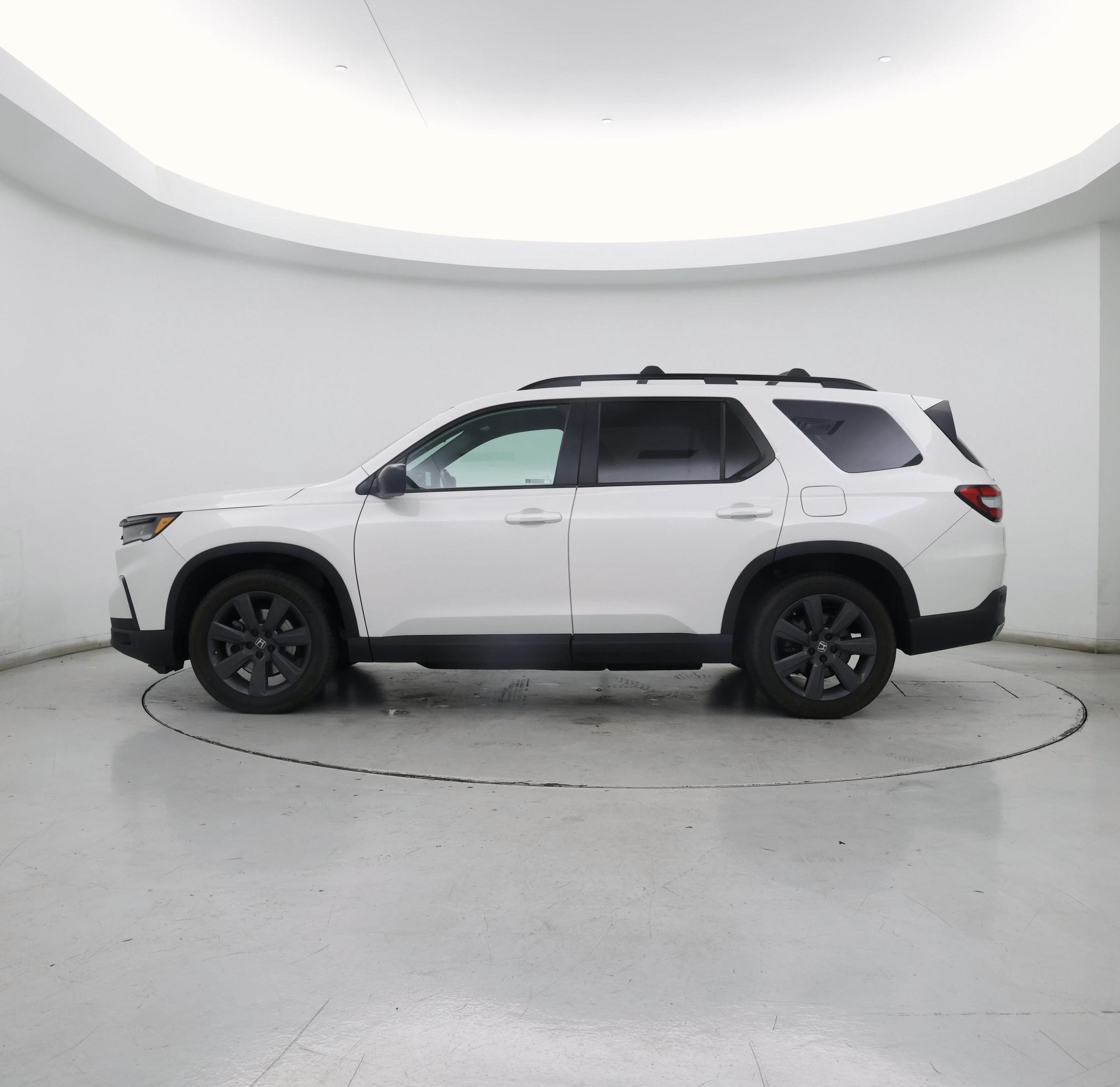 Thumbnail: 2023 Honda Pilot - 3