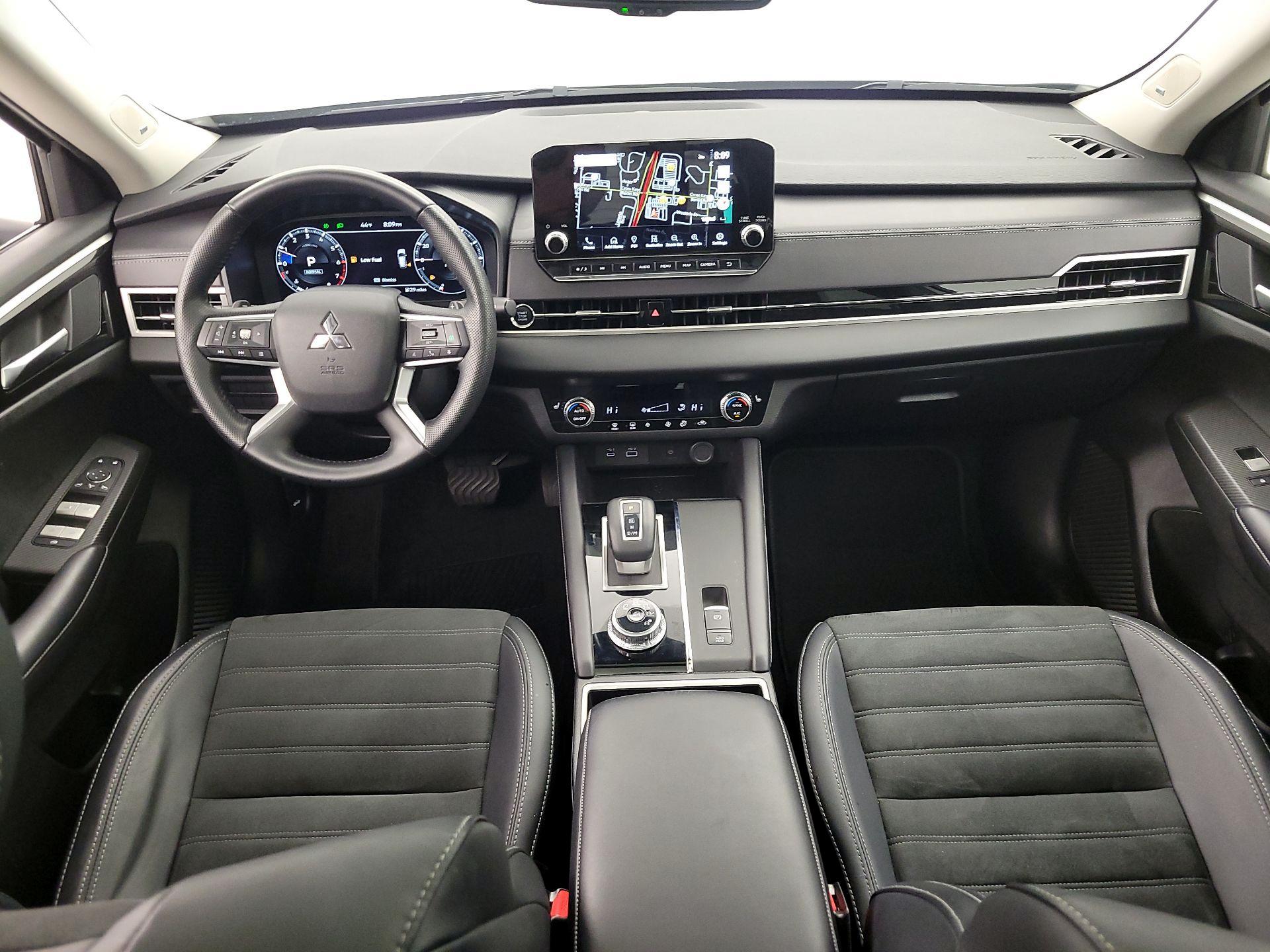 Thumbnail: 2024 Mitsubishi Outlander - 9